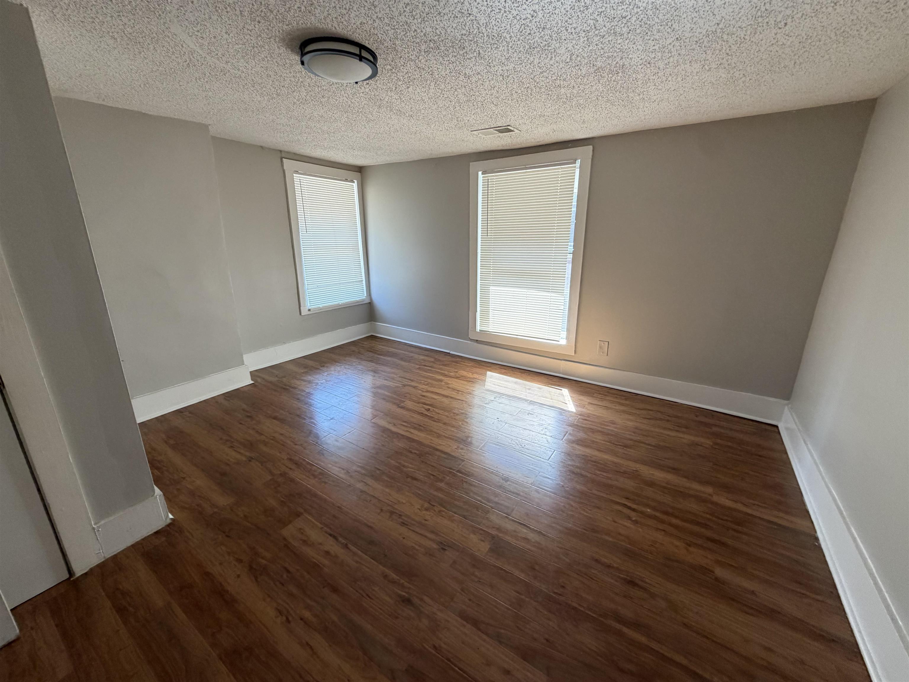 2078 Walker Ave Property Photo 12