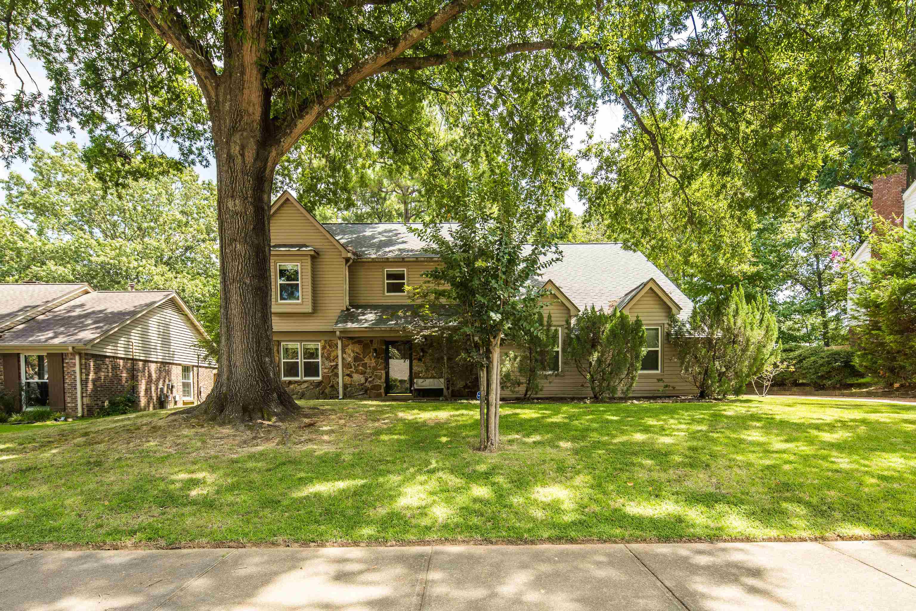 2088 Allenby Rd Property Photo 1