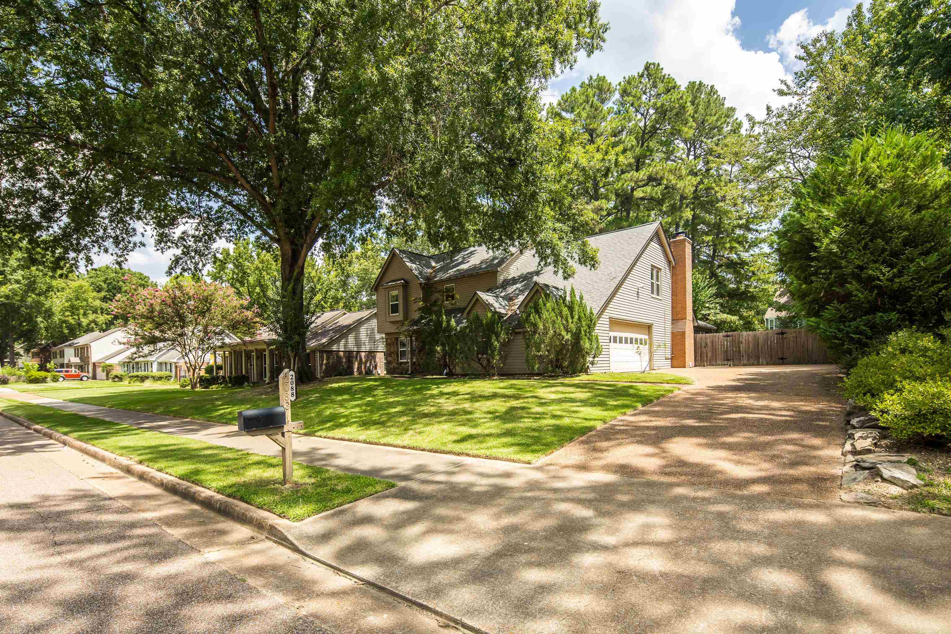 2088 Allenby Rd Property Photo 2