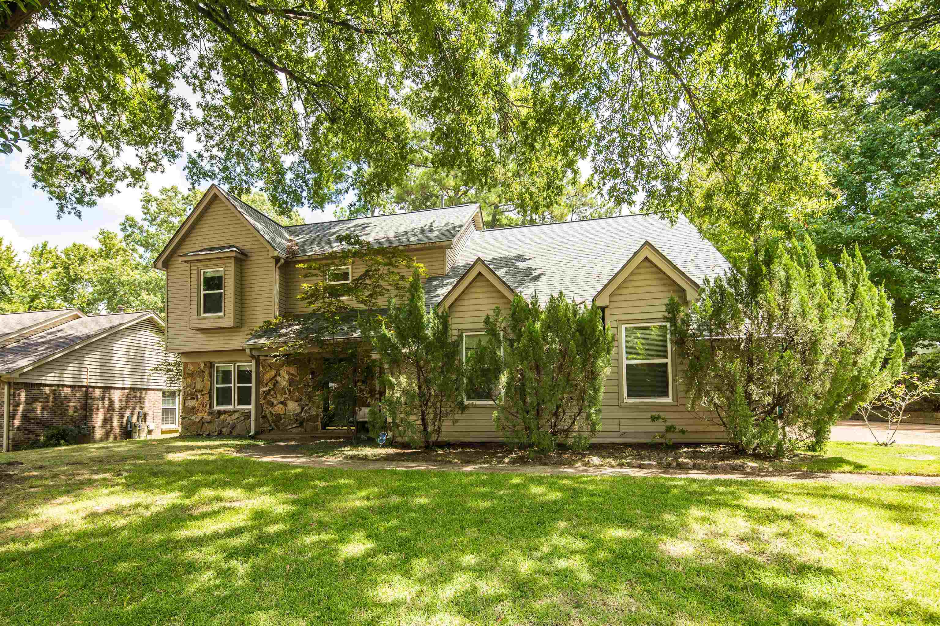 2088 Allenby Rd Property Photo 3