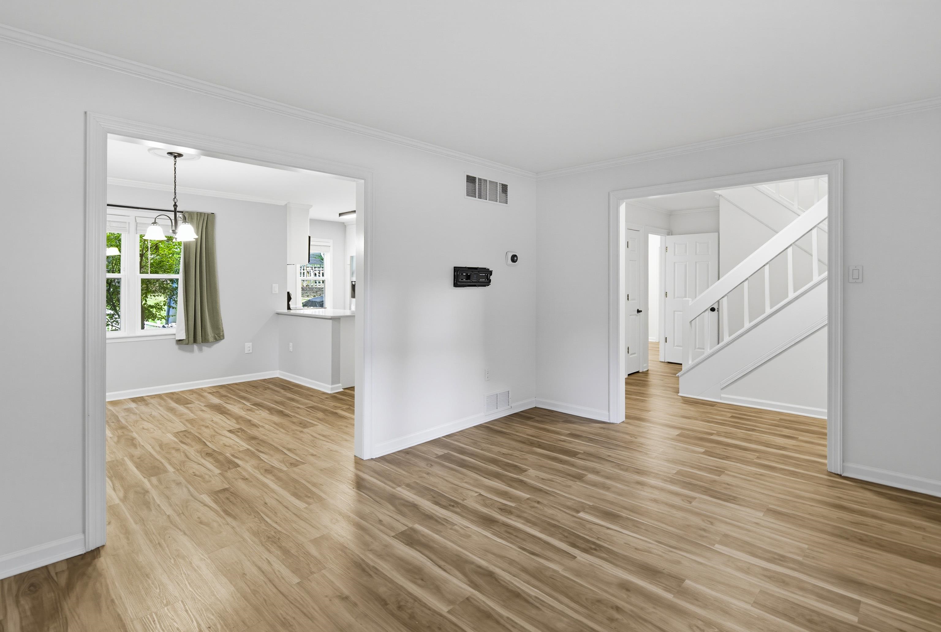 2088 Allenby Rd Property Photo 6