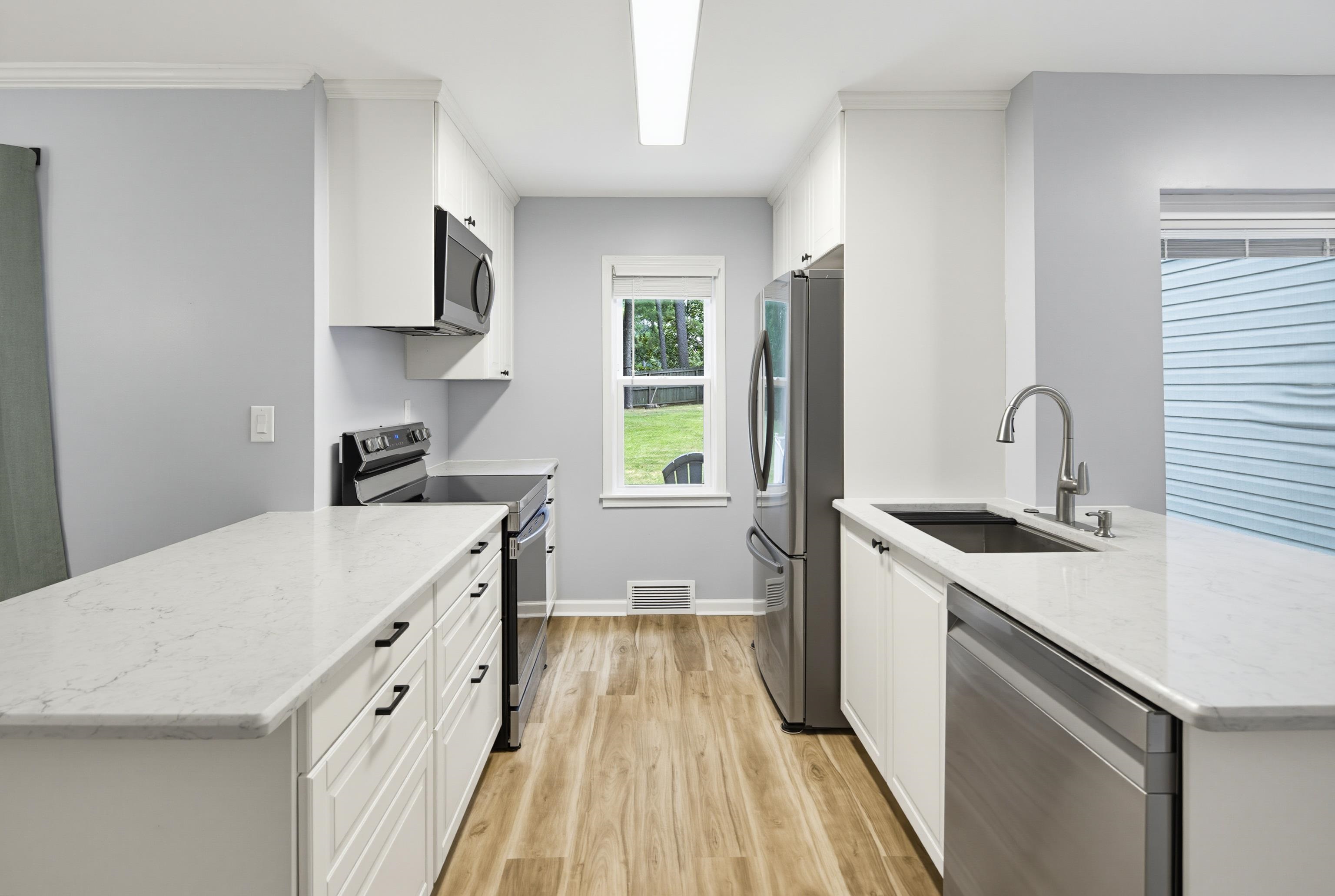 2088 Allenby Rd Property Photo 11