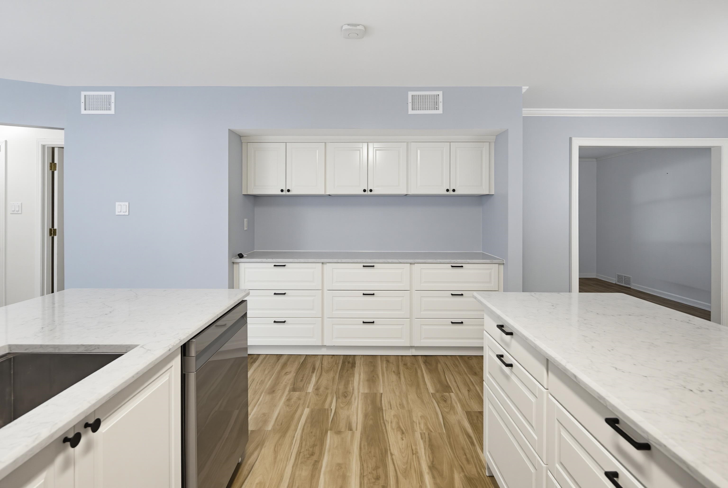 2088 Allenby Rd Property Photo 12