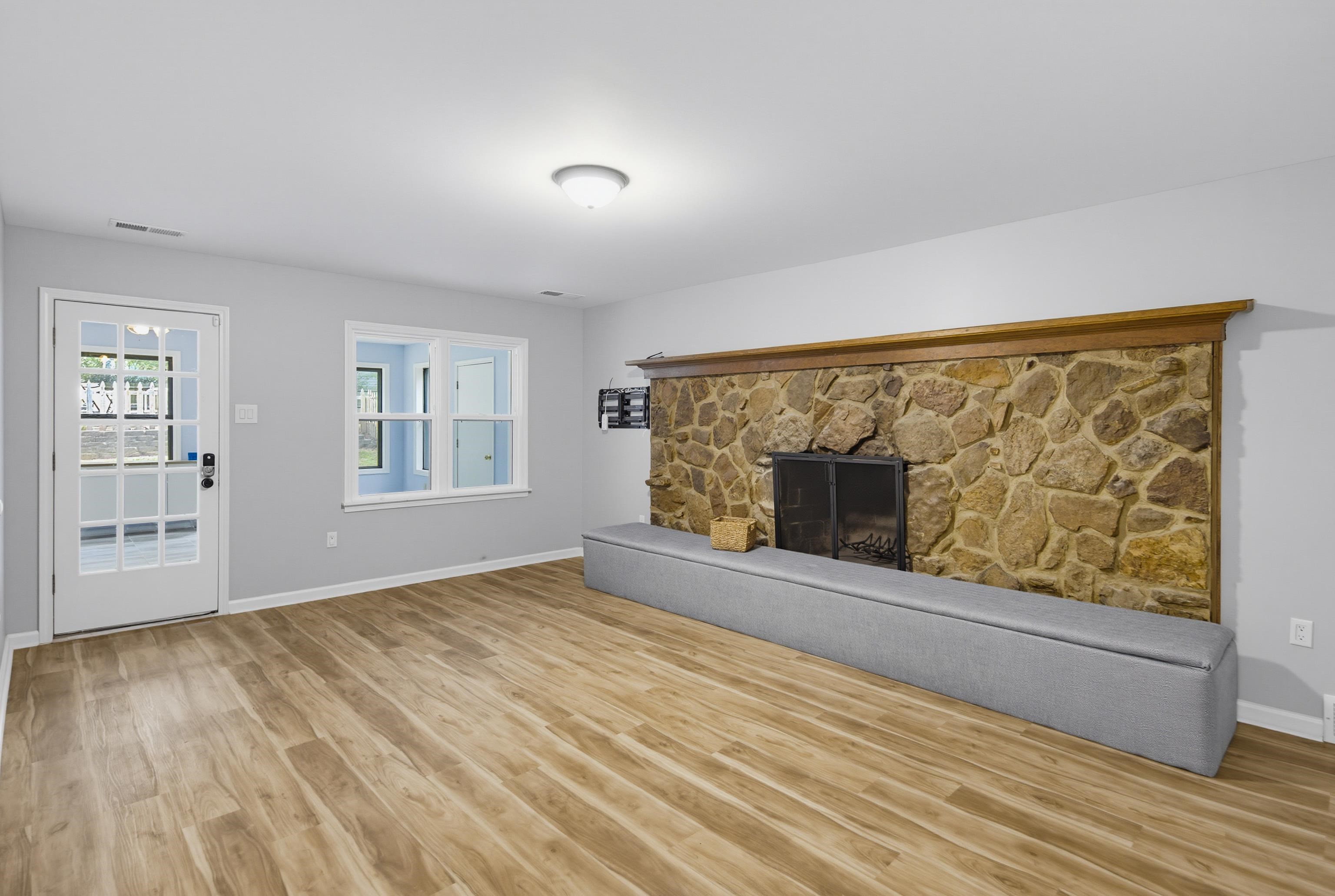 2088 Allenby Rd Property Photo 17