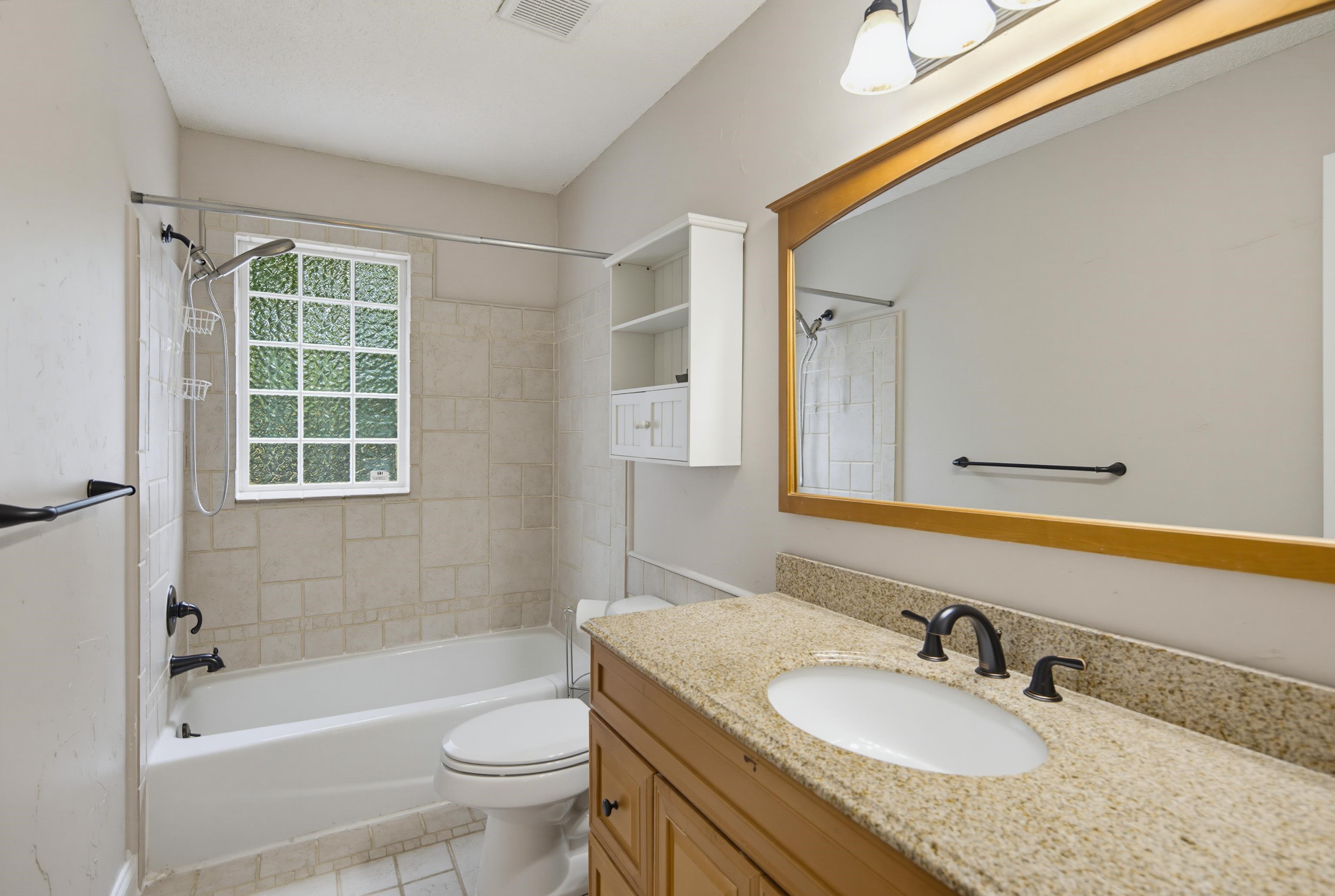 2088 Allenby Rd Property Photo 28