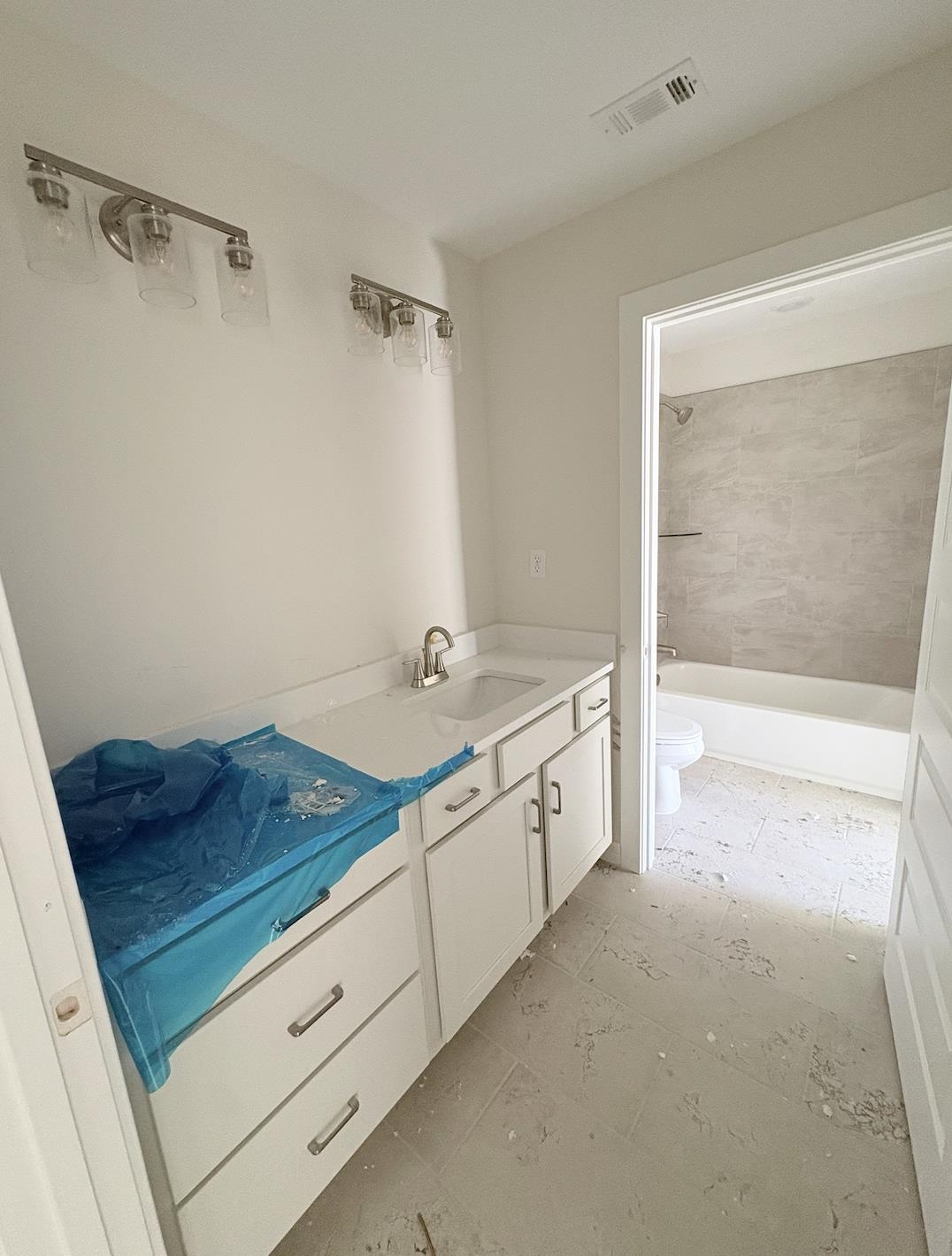5037 Jon Oak Cv Property Photo 12