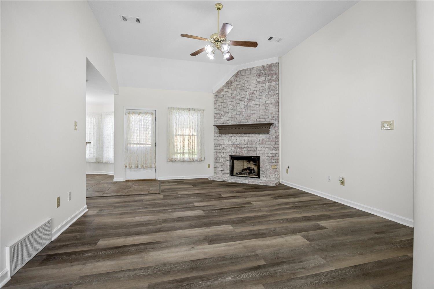 3073 Long Bridge Ln Property Photo 7