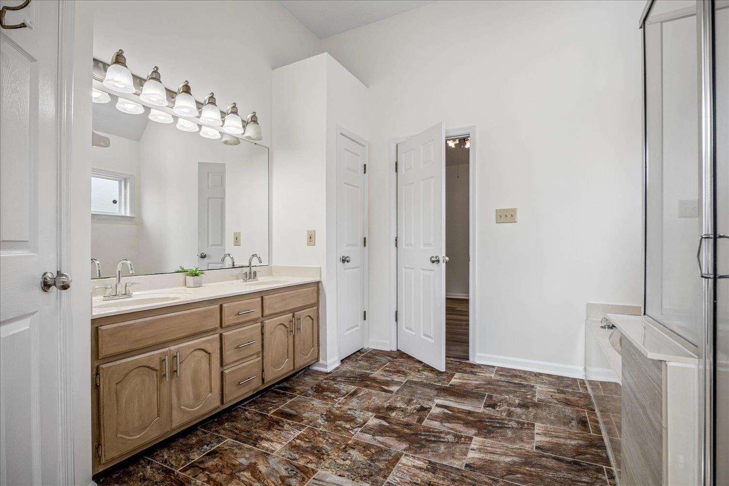 3073 Long Bridge Ln Property Photo 12