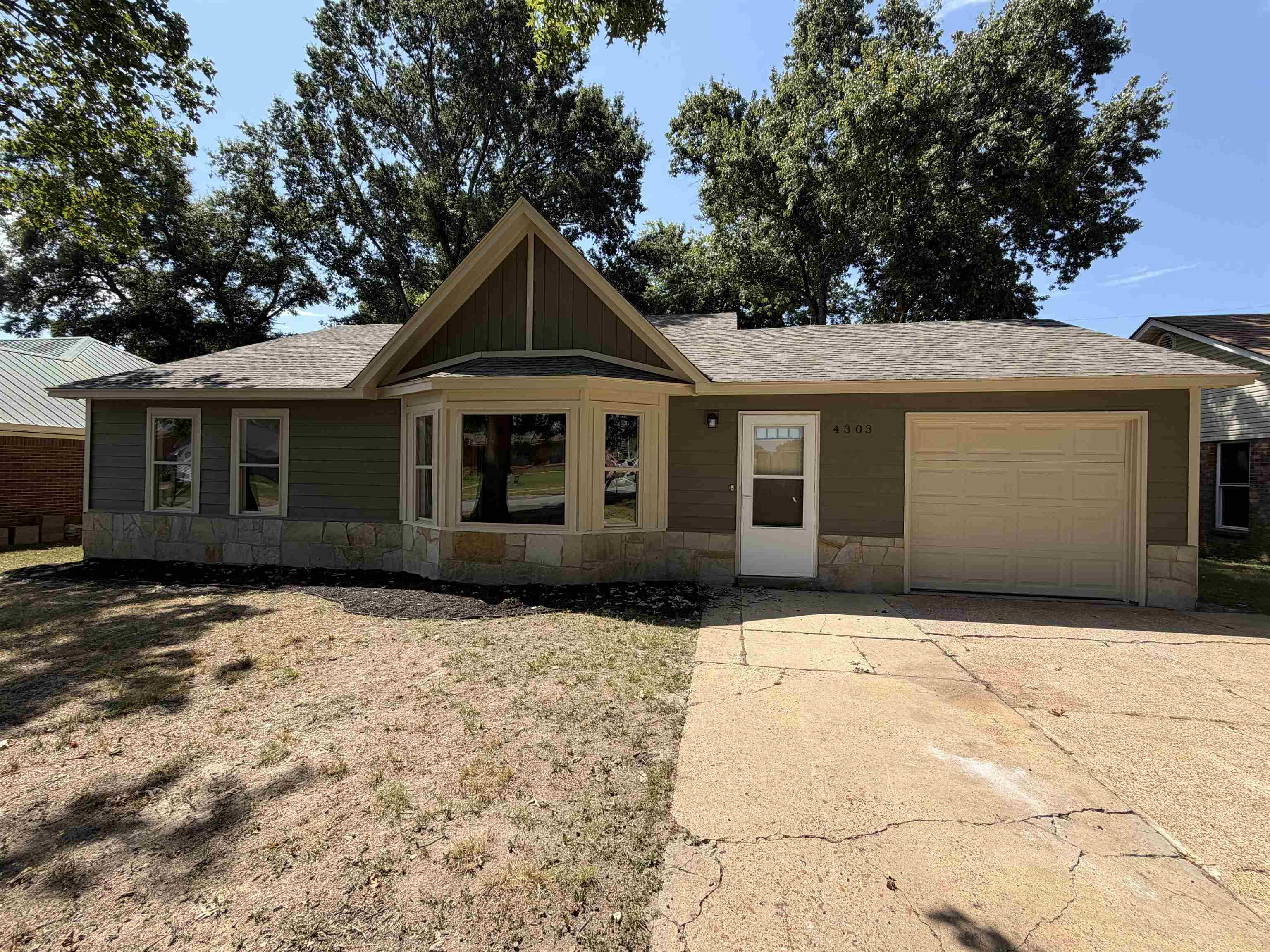 4303 Water Briar Rd Property Photo 1