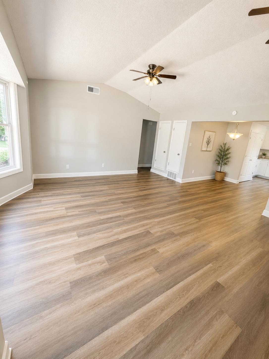 4303 Water Briar Rd Property Photo 3