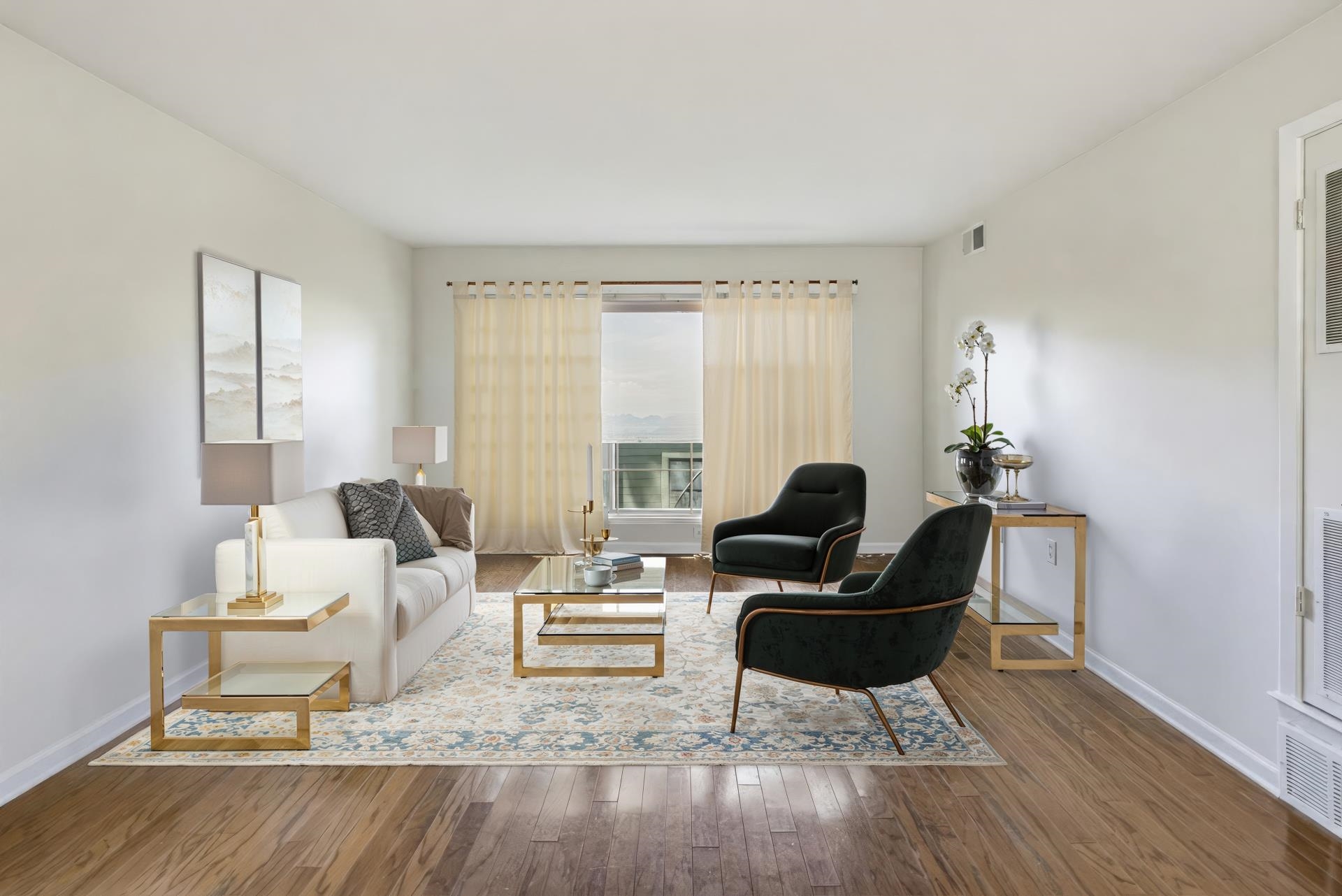 220 S Mclean Blvd 8 Property Photo 4