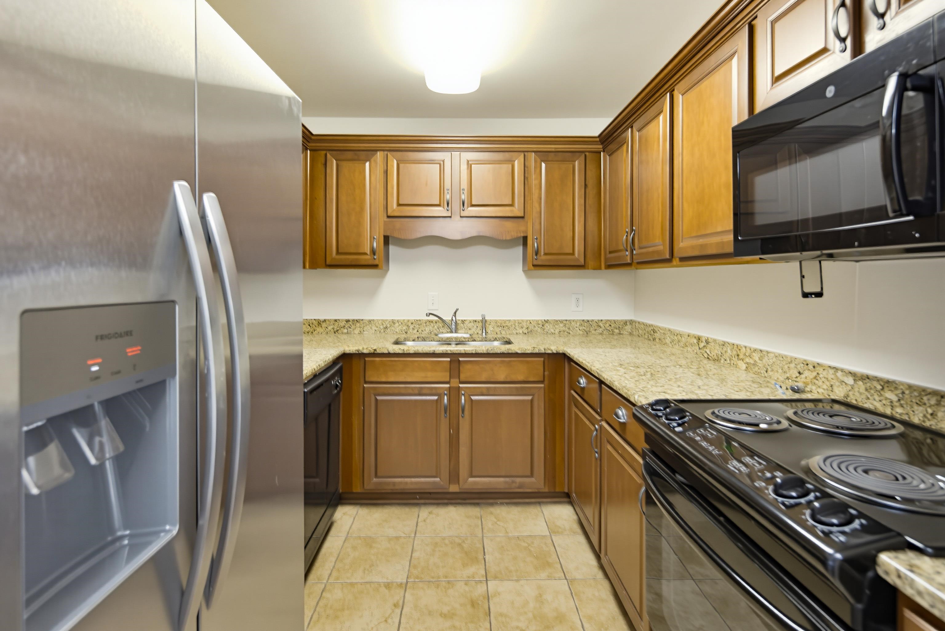 220 S Mclean Blvd 8 Property Photo 7