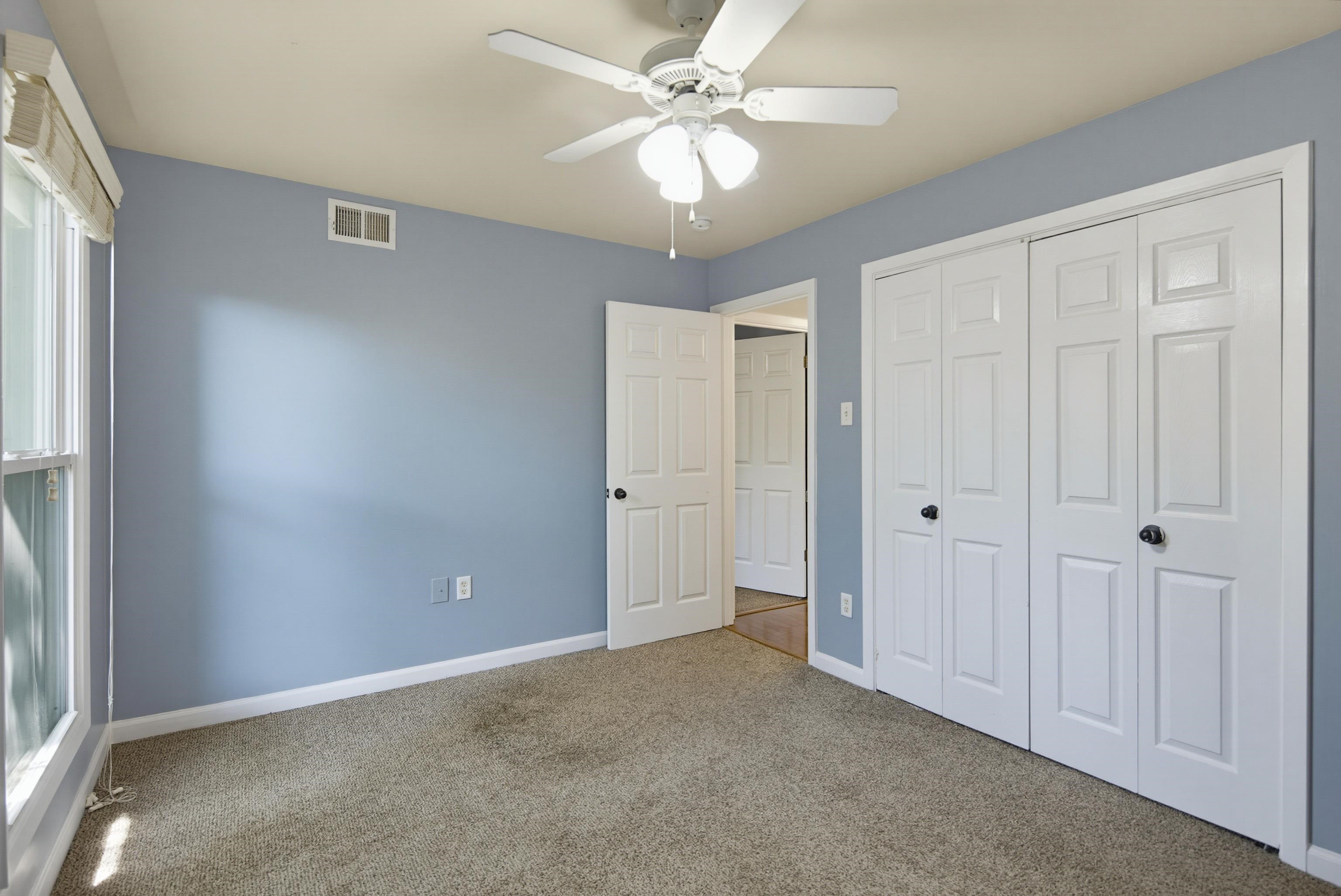 220 S Mclean Blvd 8 Property Photo 10