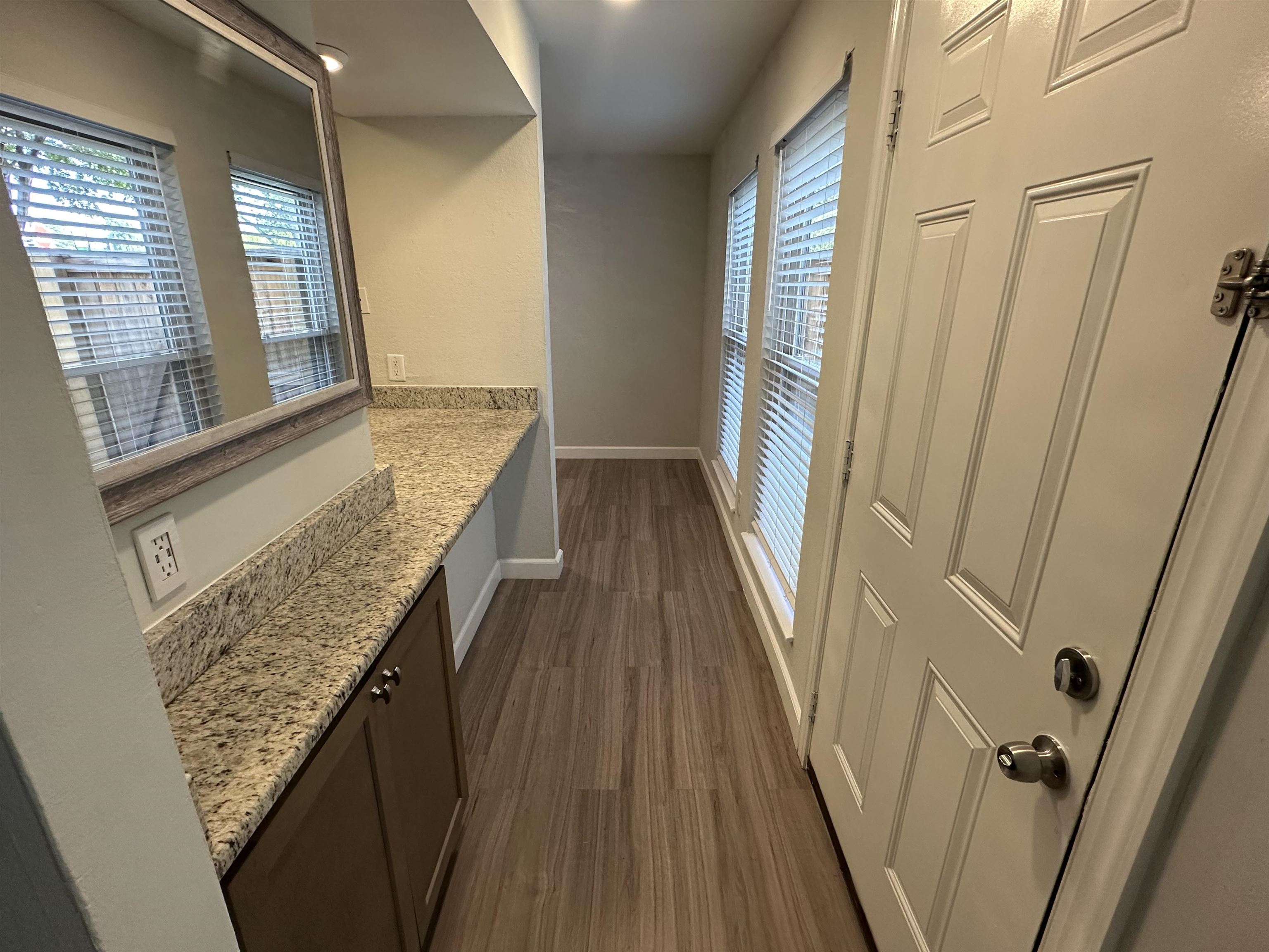 1727 Ridge Oak Pl 1723 Property Photo 6