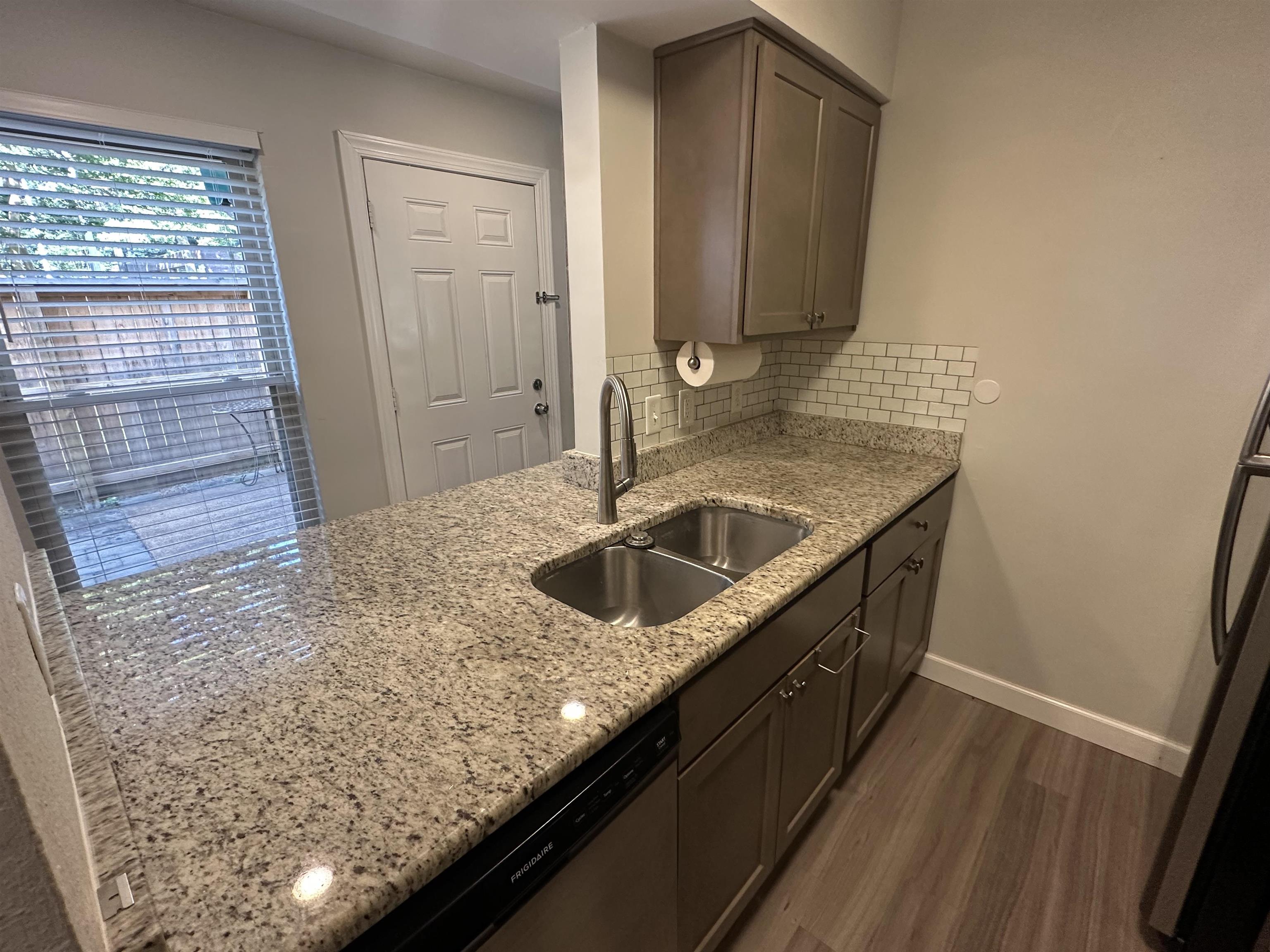 1727 Ridge Oak Pl 1723 Property Photo 9