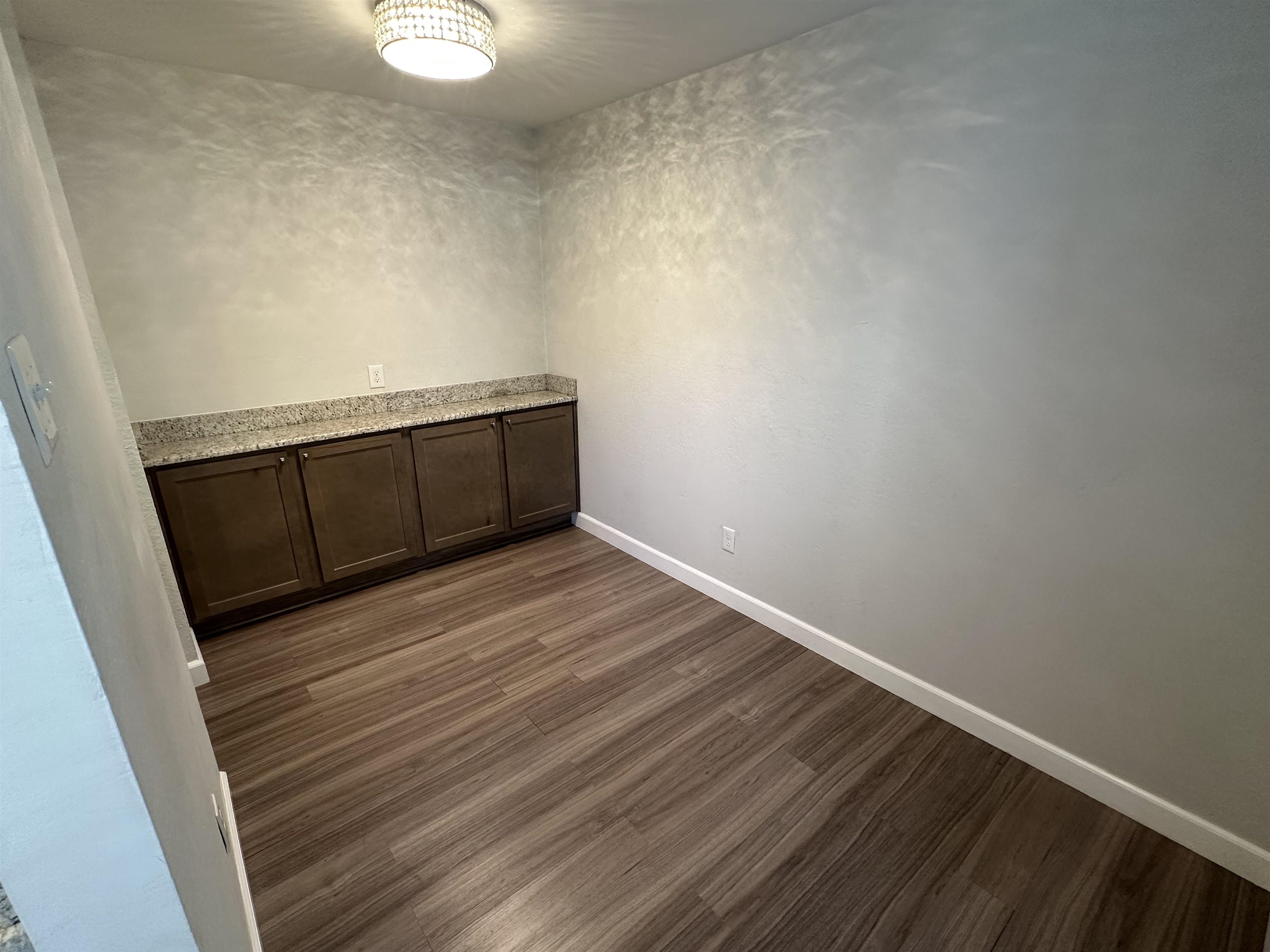 1727 Ridge Oak Pl 1723 Property Photo 10