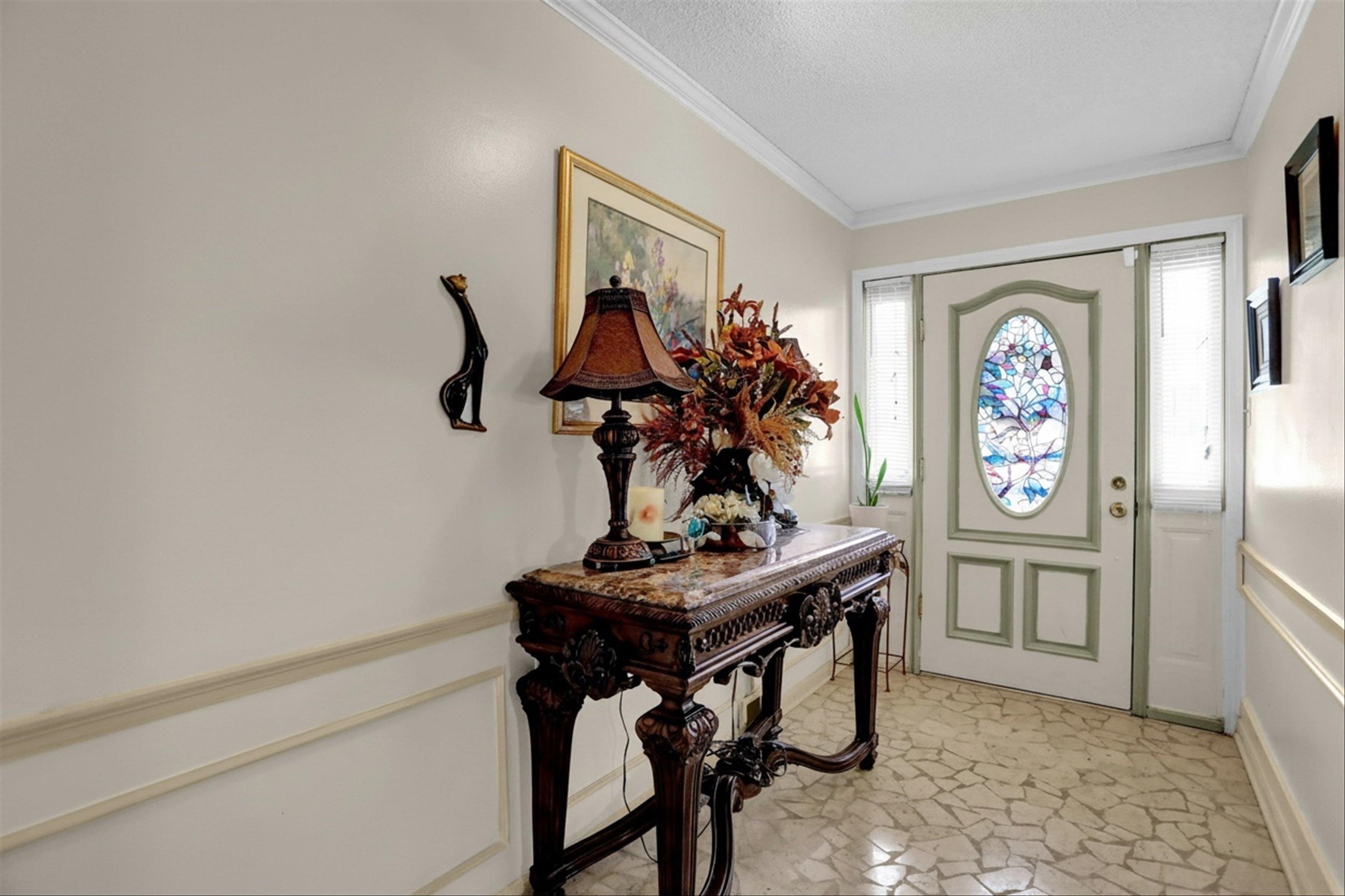 4570 Craigmont Dr Property Photo 7