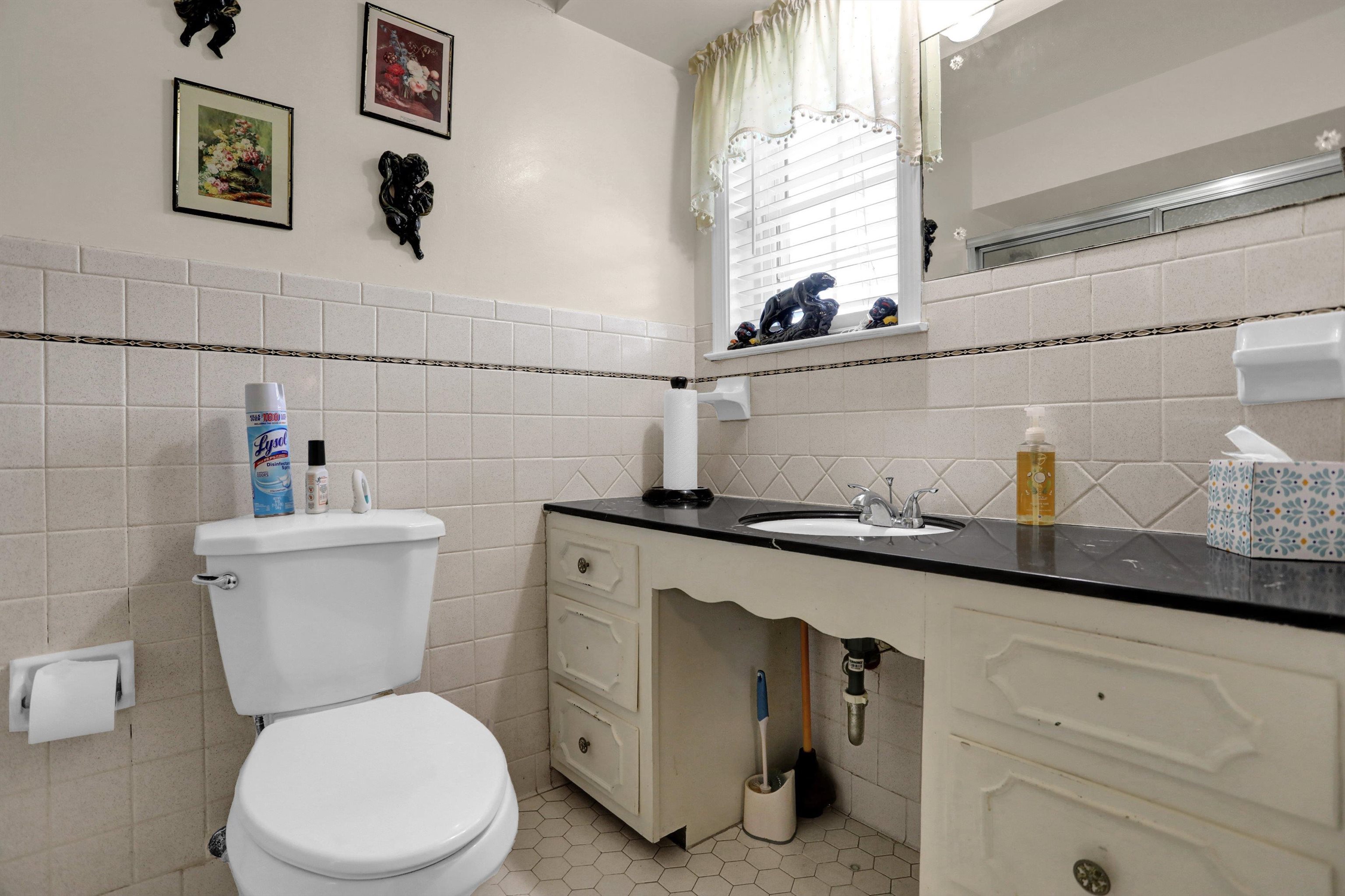 4570 Craigmont Dr Property Photo 22