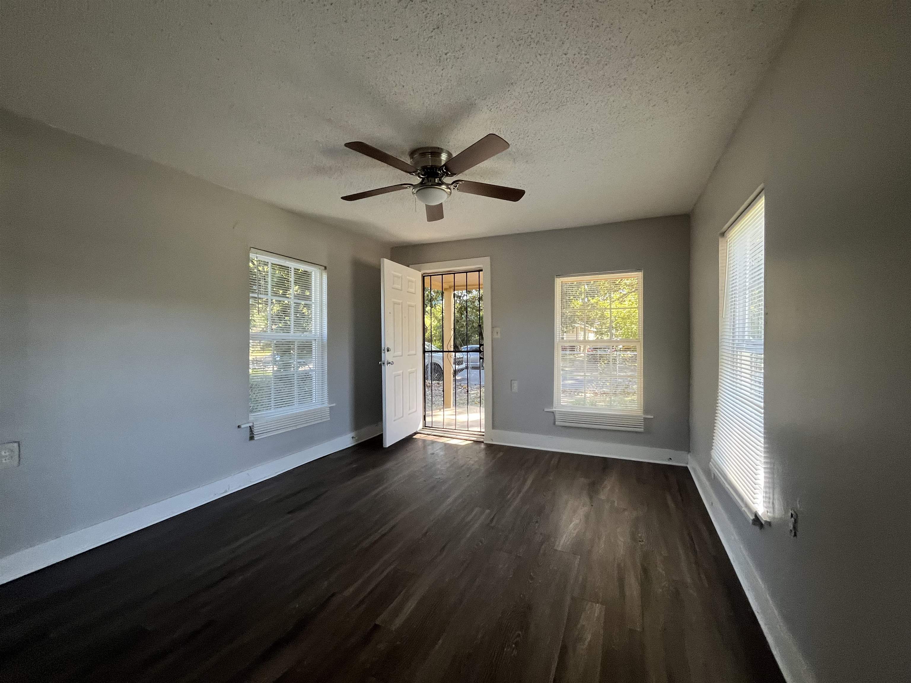 2868 Choctaw Ave Property Photo 3