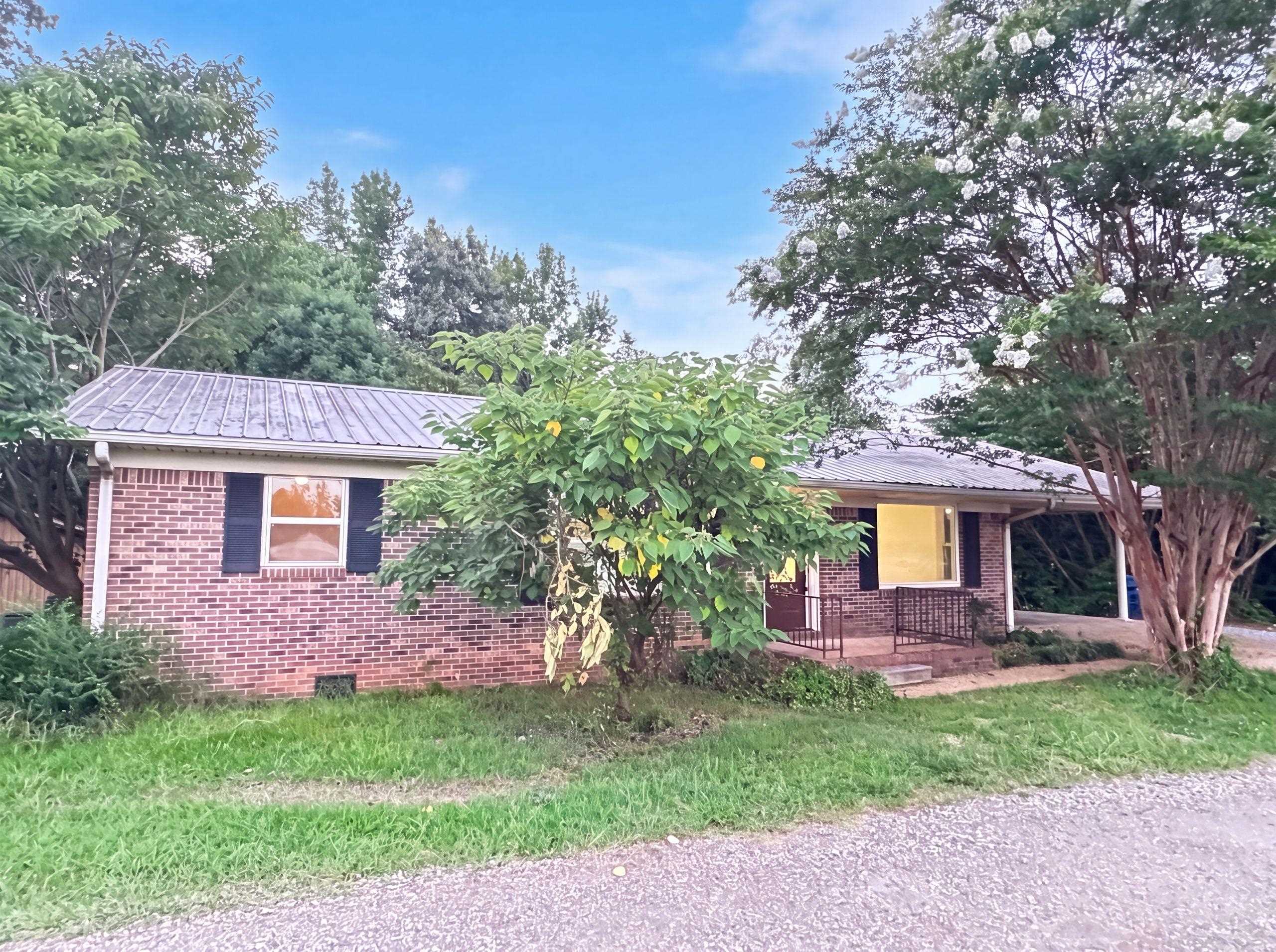 422 W Main Rd Property Photo 18