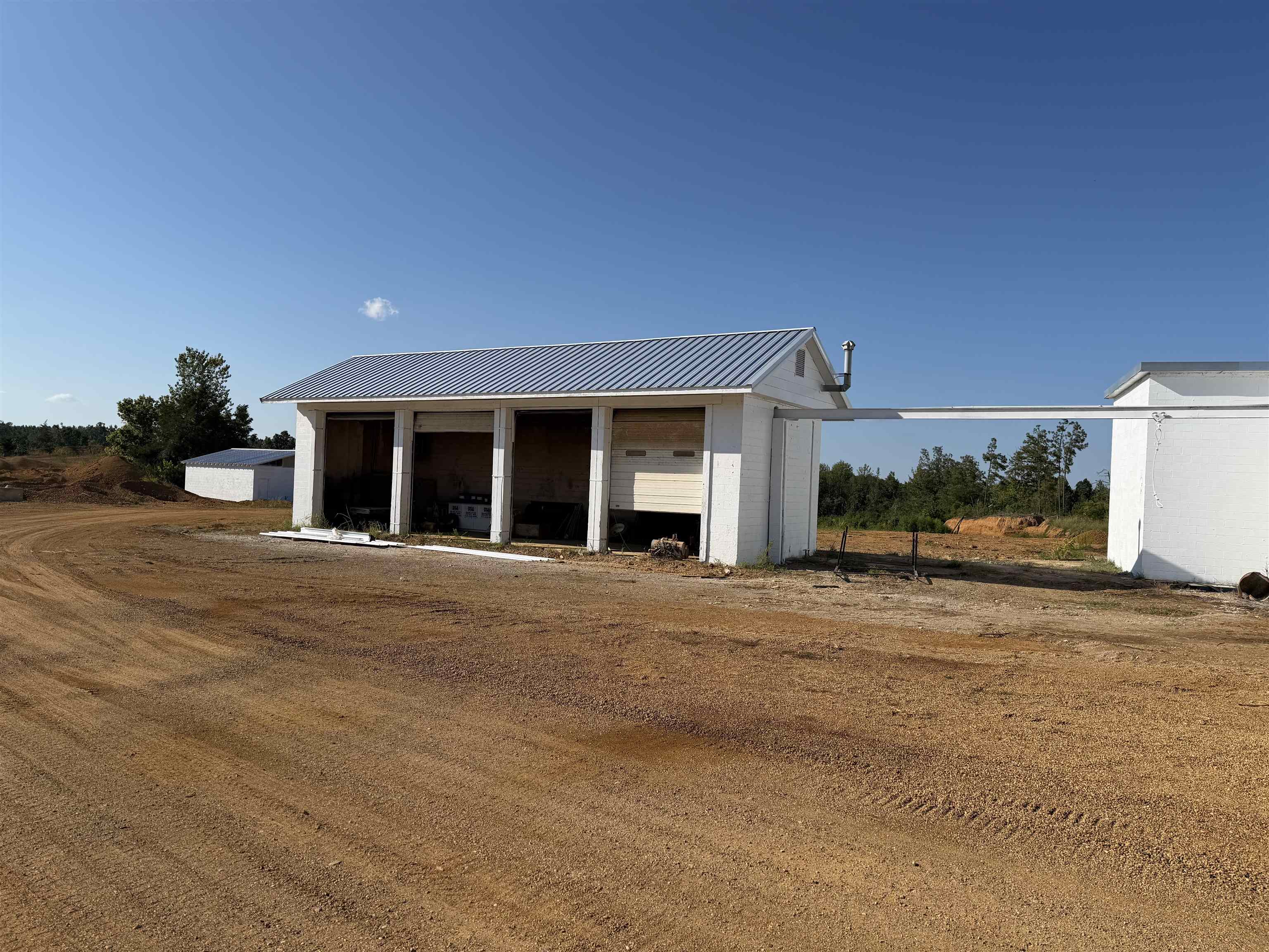 64 Hwy Property Photo 4