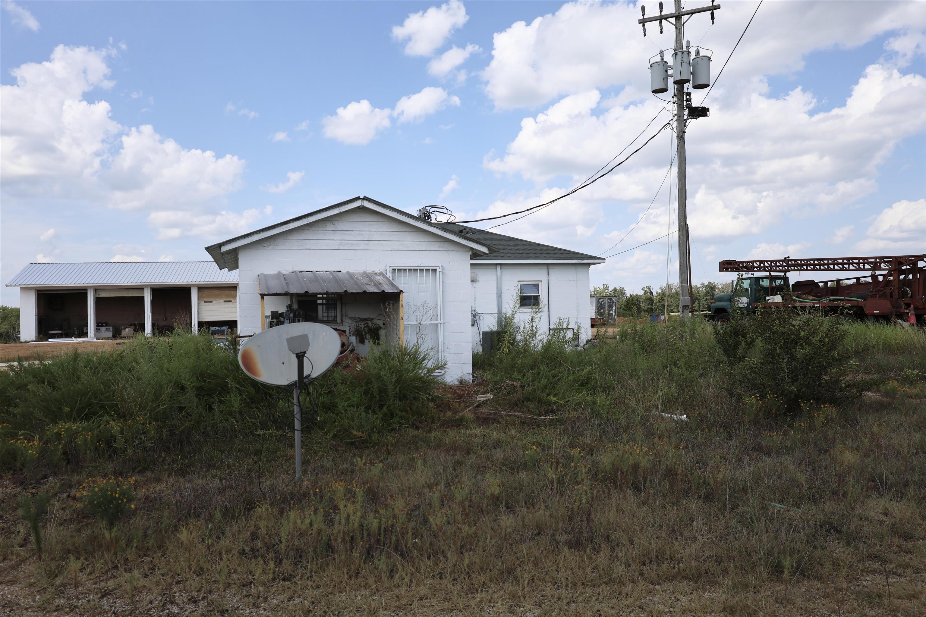 64 Hwy Property Photo 8