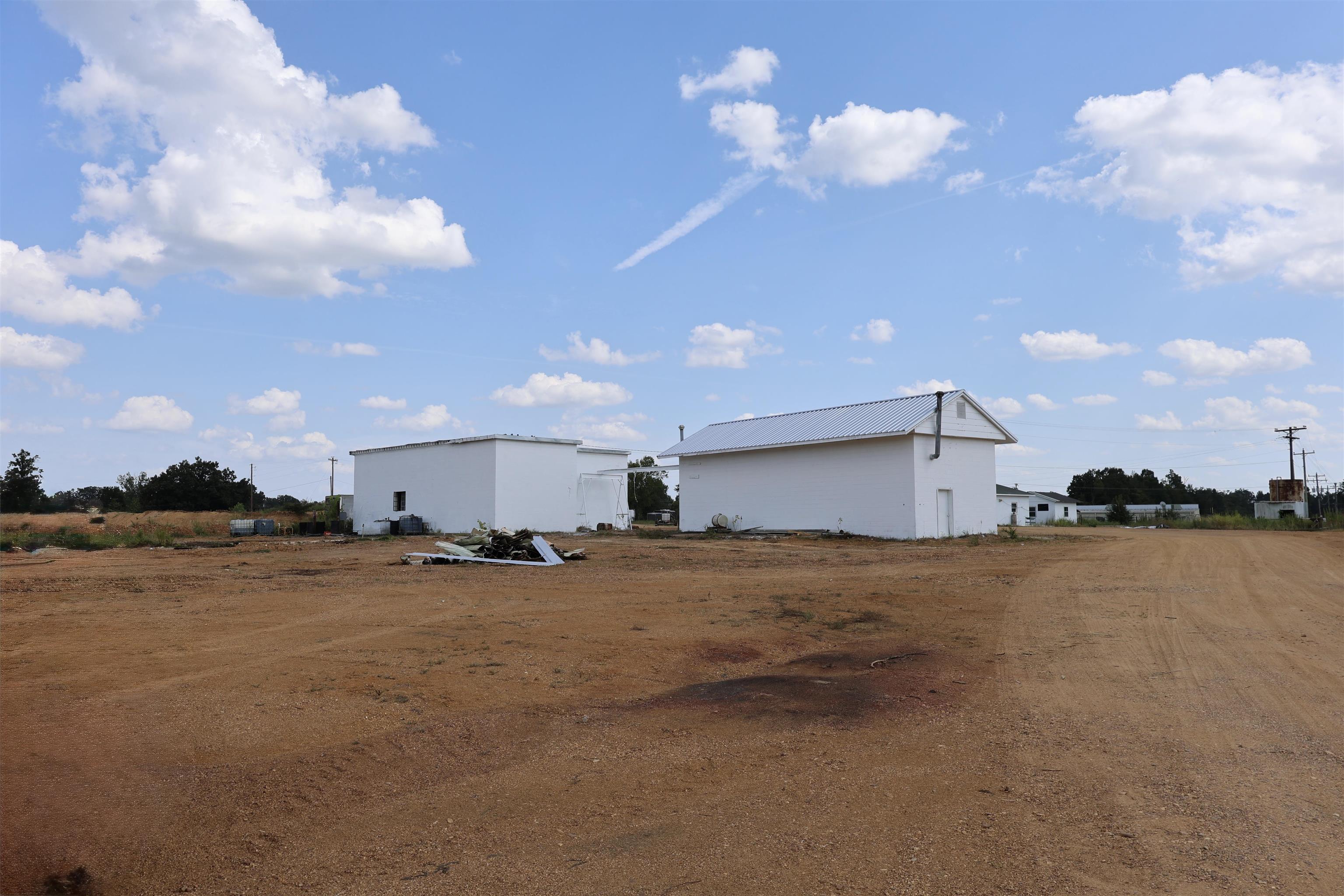64 Hwy Property Photo 30