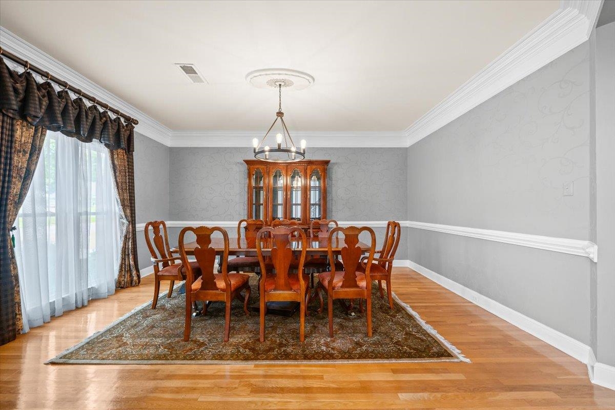 1081 Mirror Lake Ln Property Photo 9