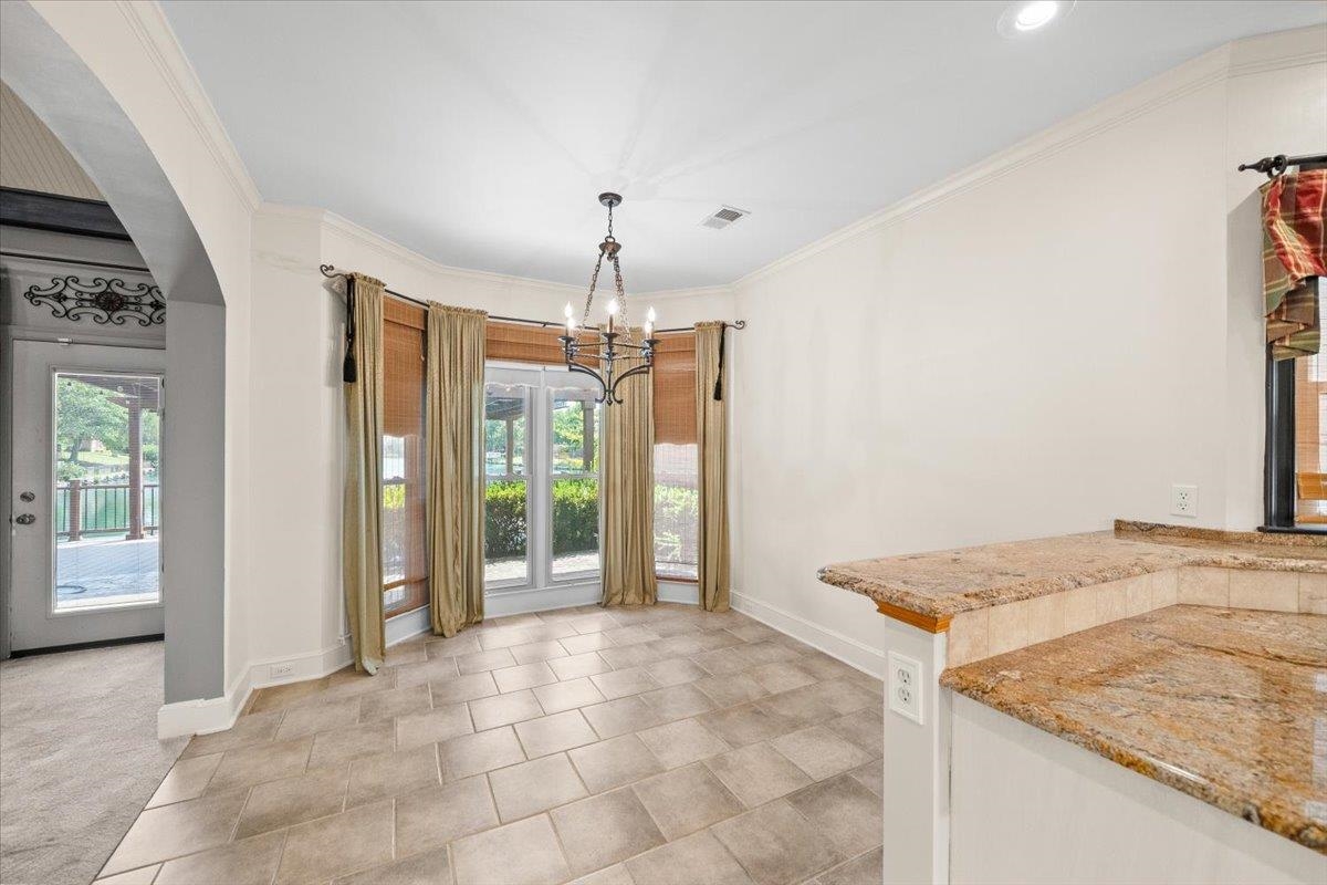 1081 Mirror Lake Ln Property Photo 14