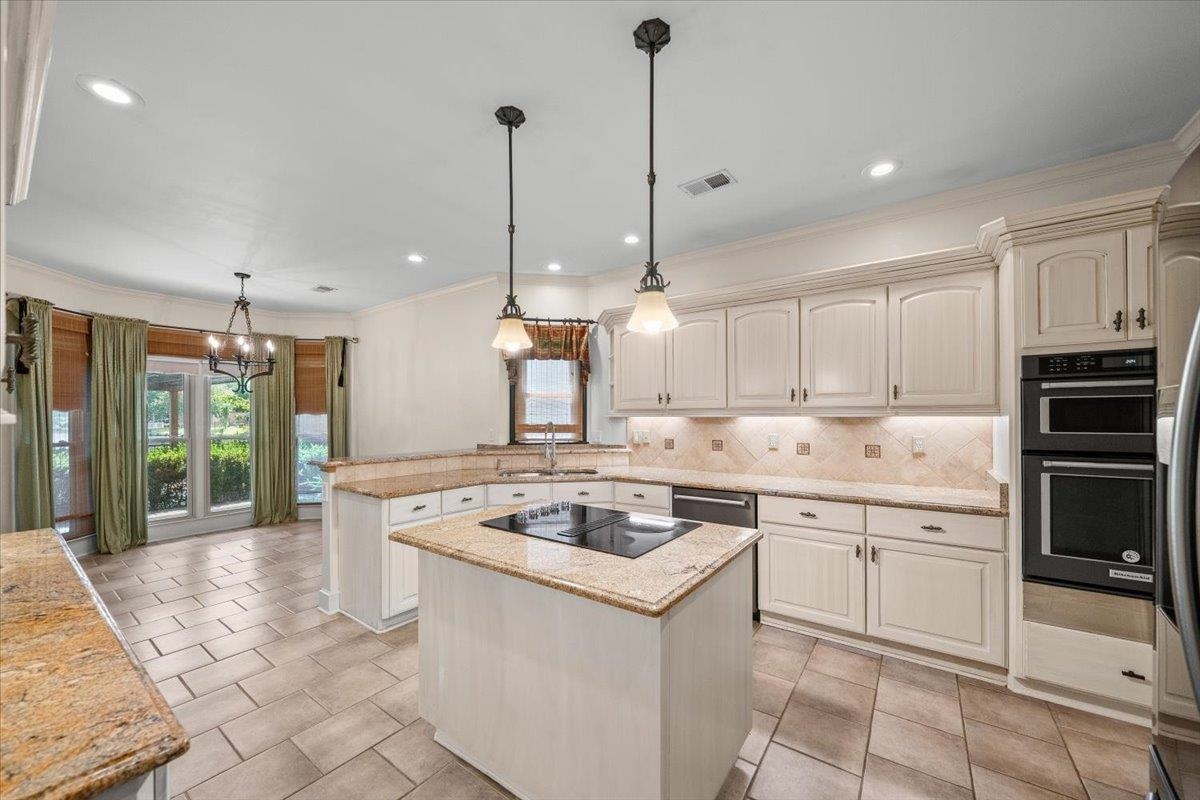 1081 Mirror Lake Ln Property Photo 19