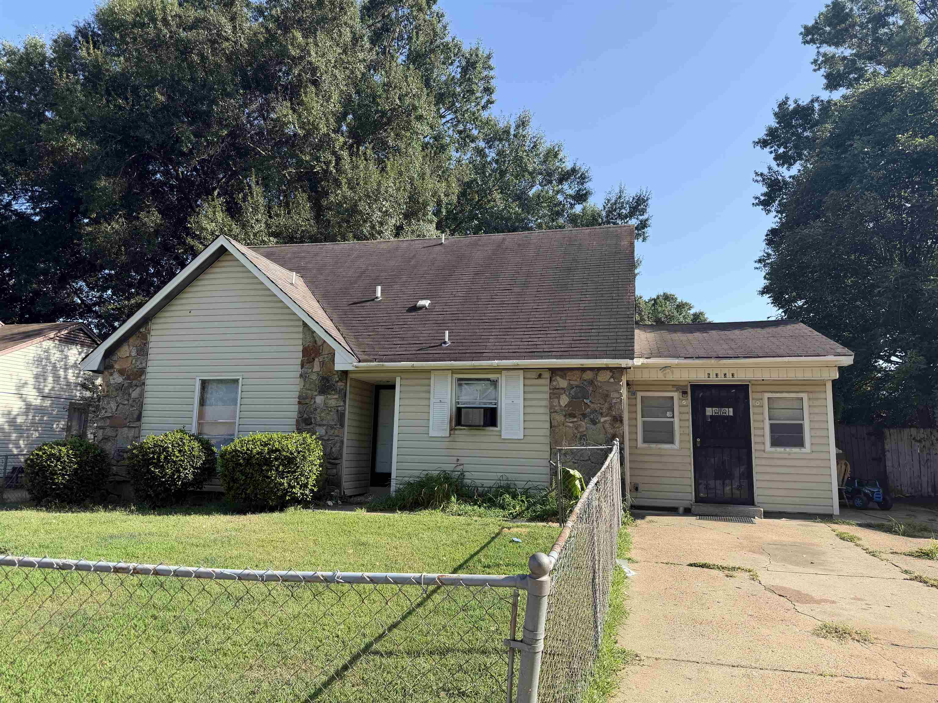 6353 Brockman Dr Property Photo 1