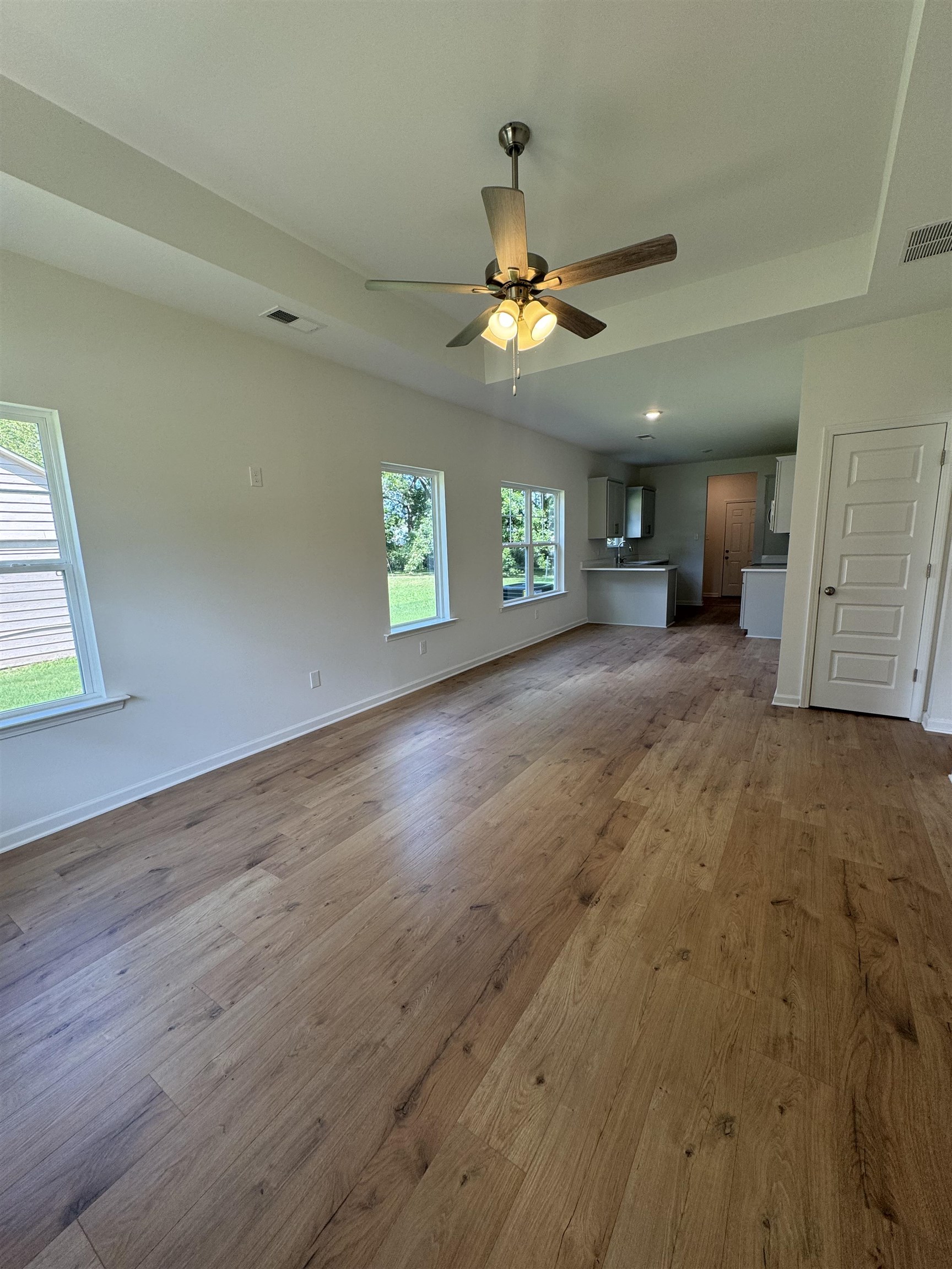 12370 Main St Property Photo 4