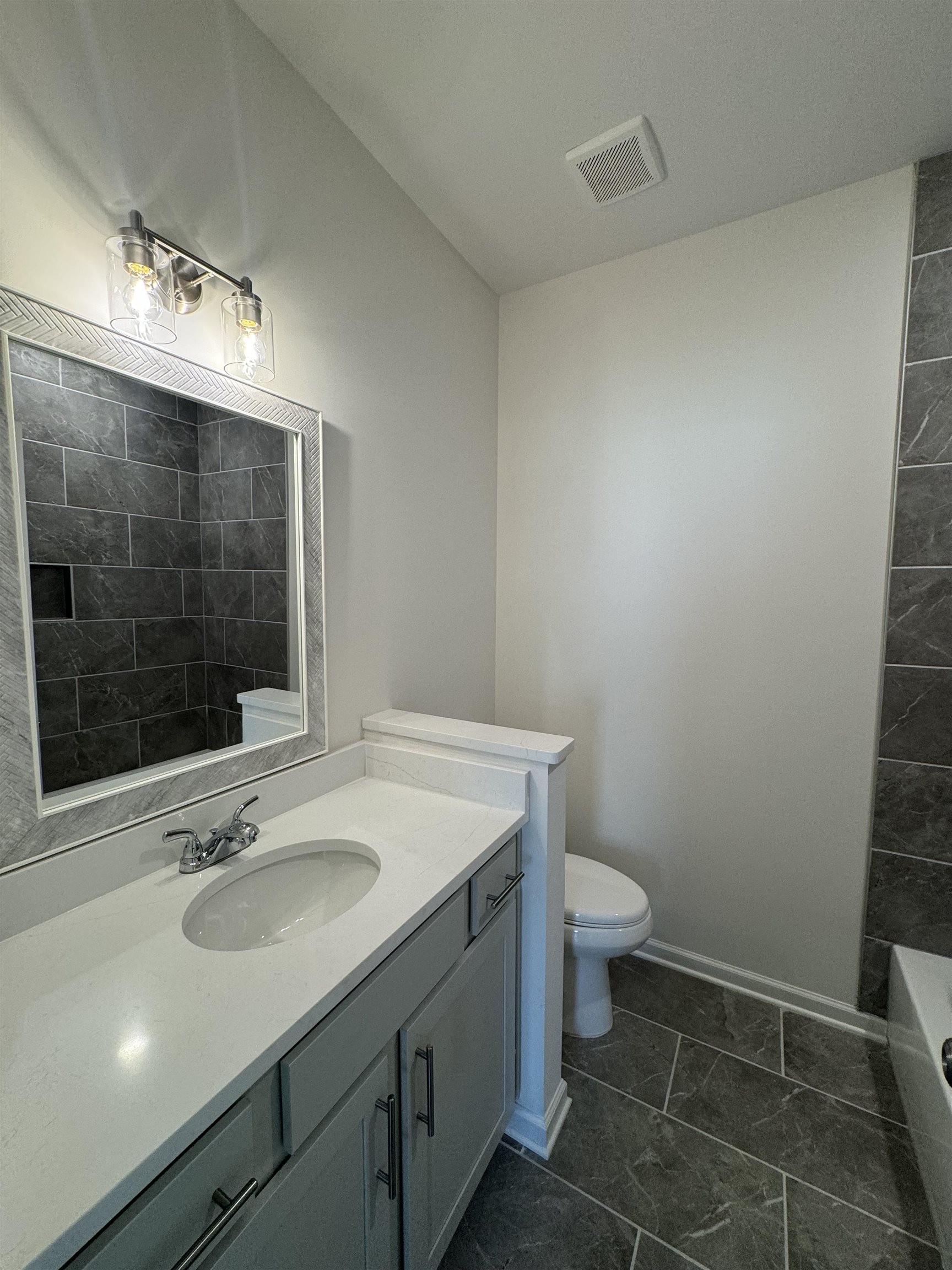 12370 Main St Property Photo 19