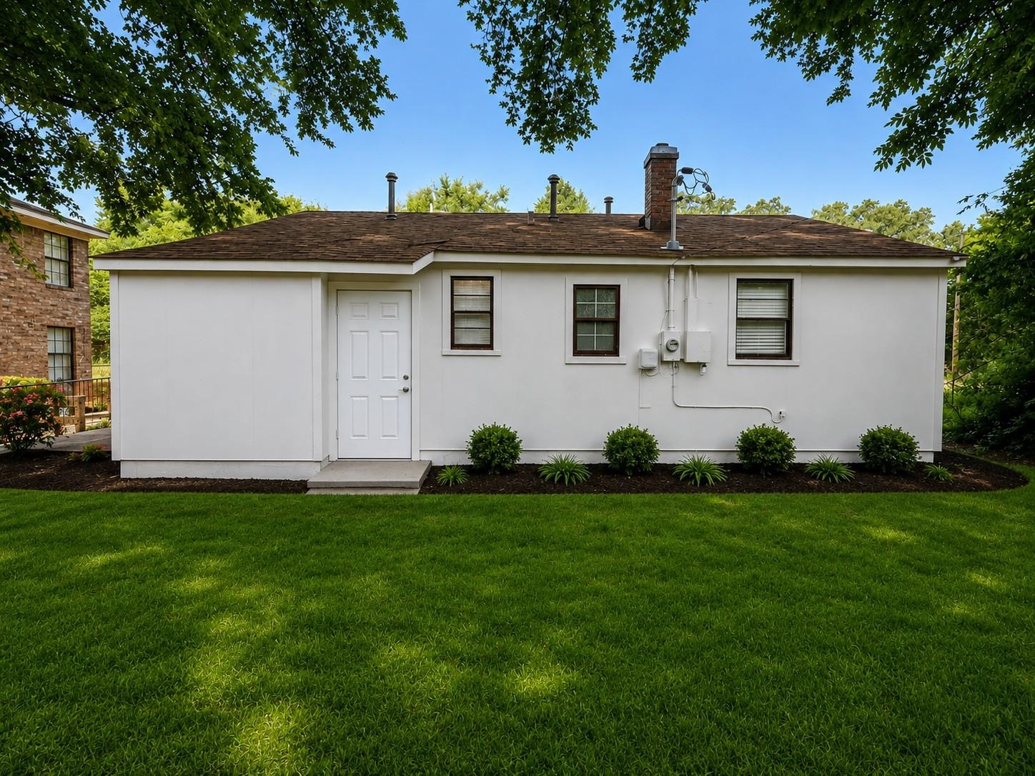 1654 Ely St Property Photo 4