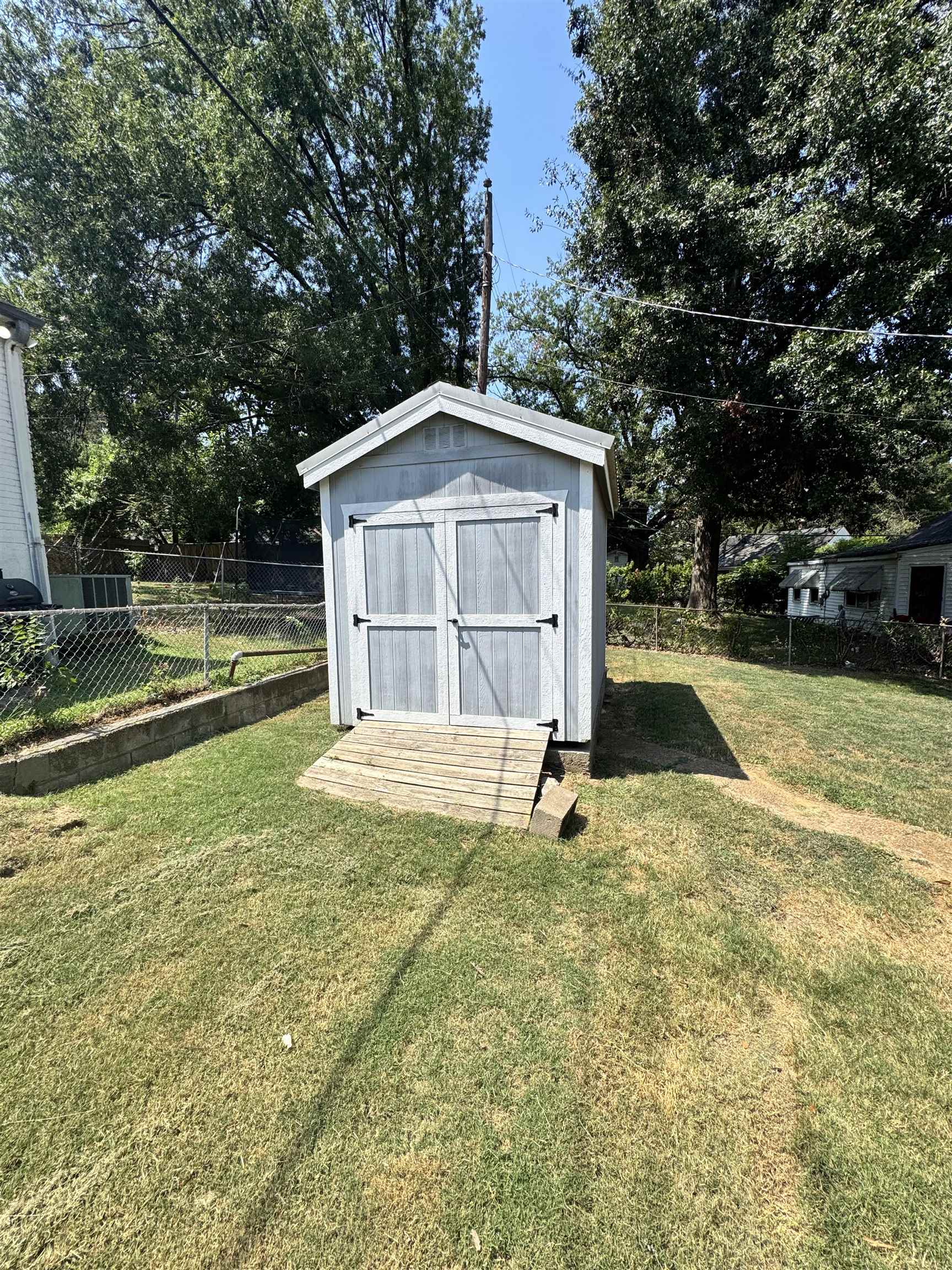 1905 Ozark St Property Photo 15
