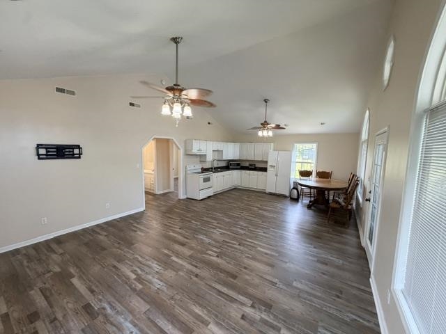 1022 Emerald Ln Property Photo 4