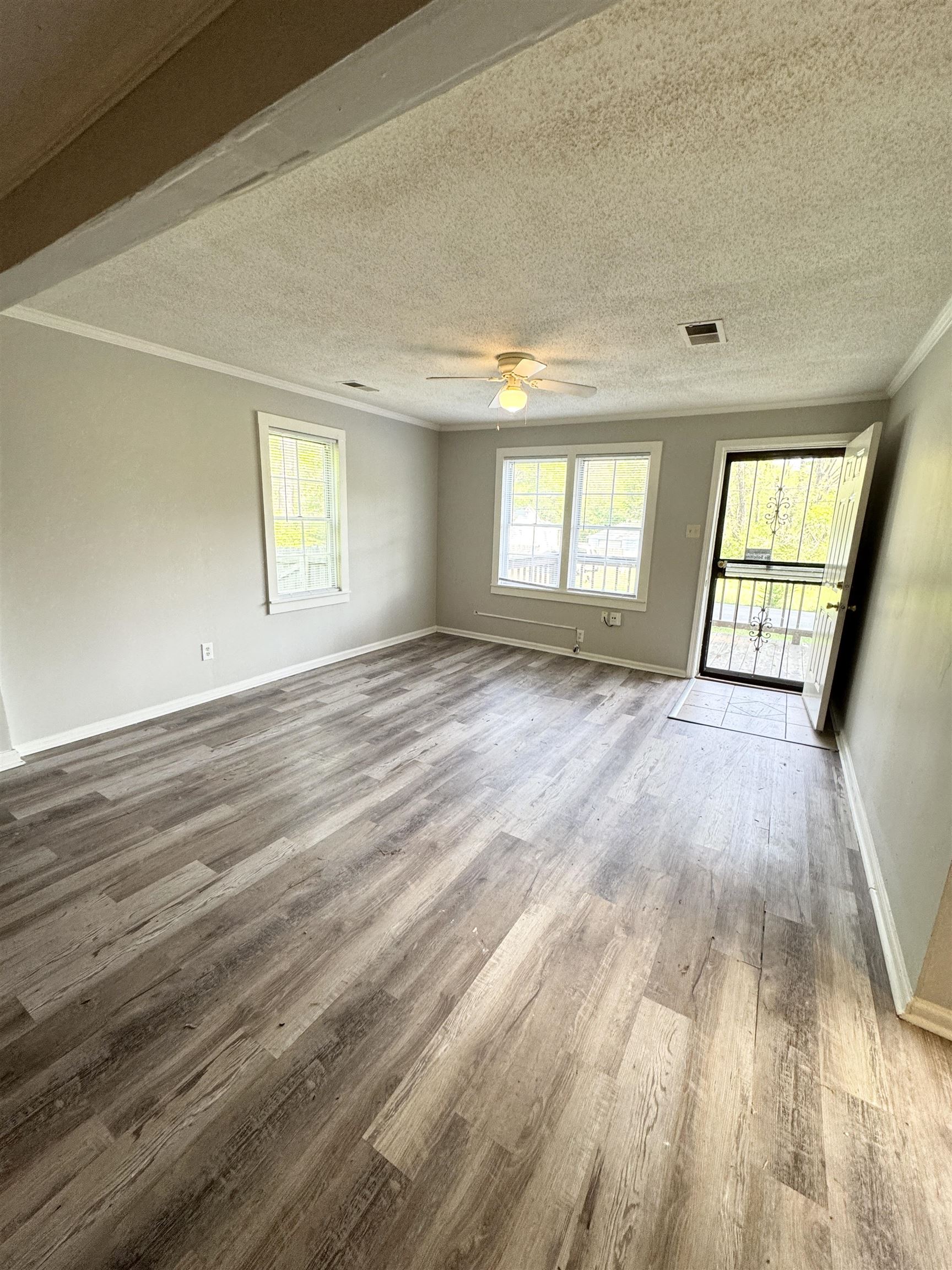 1349 Longcrest Rd Property Photo 5