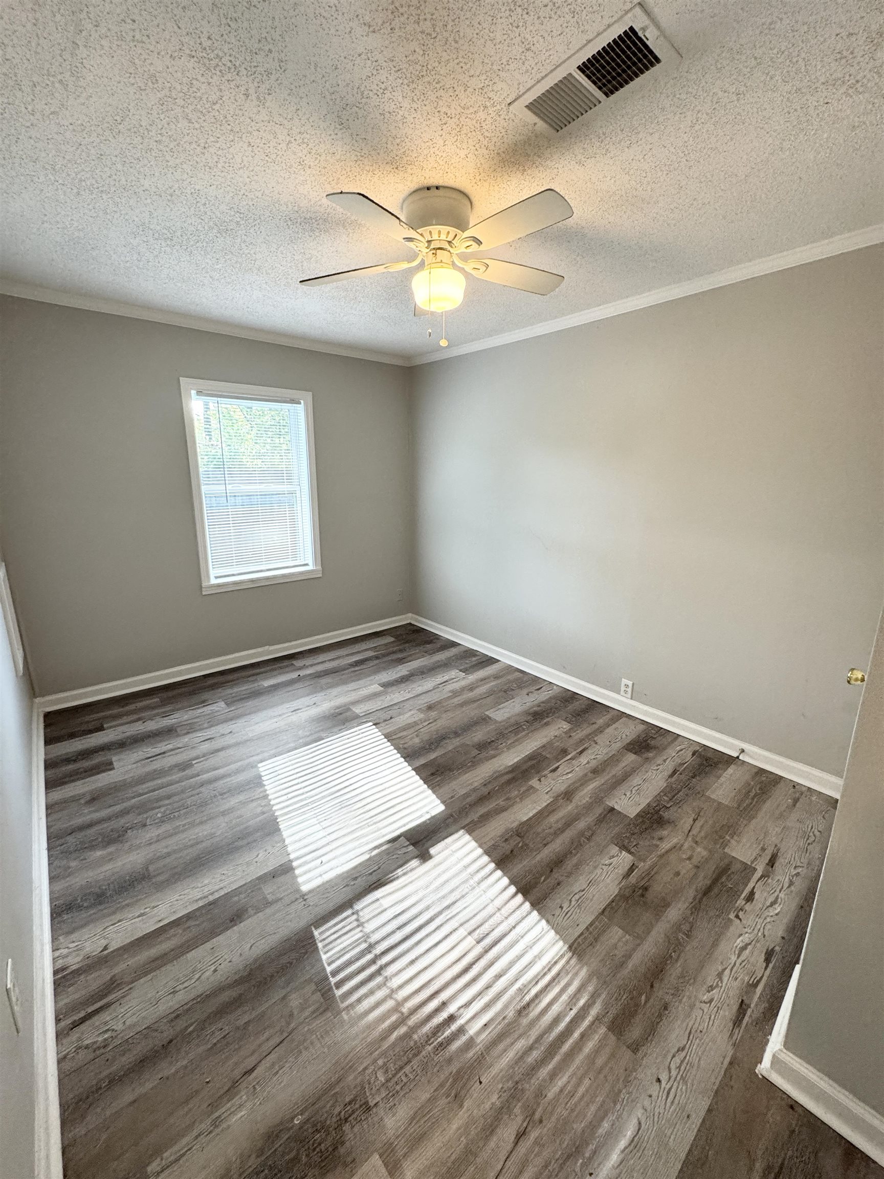 1349 Longcrest Rd Property Photo 8