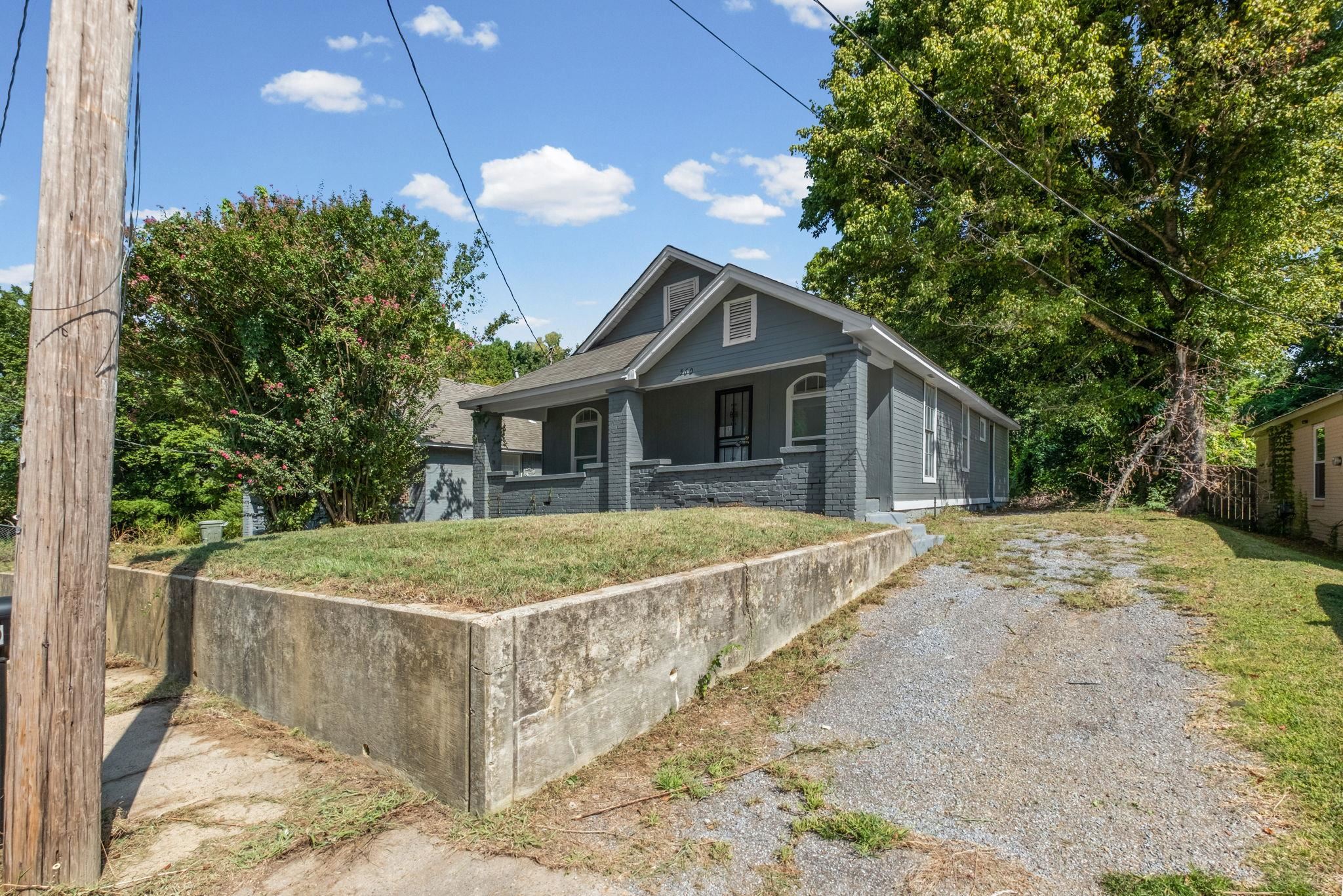 560 W Peebles Rd Property Photo 3