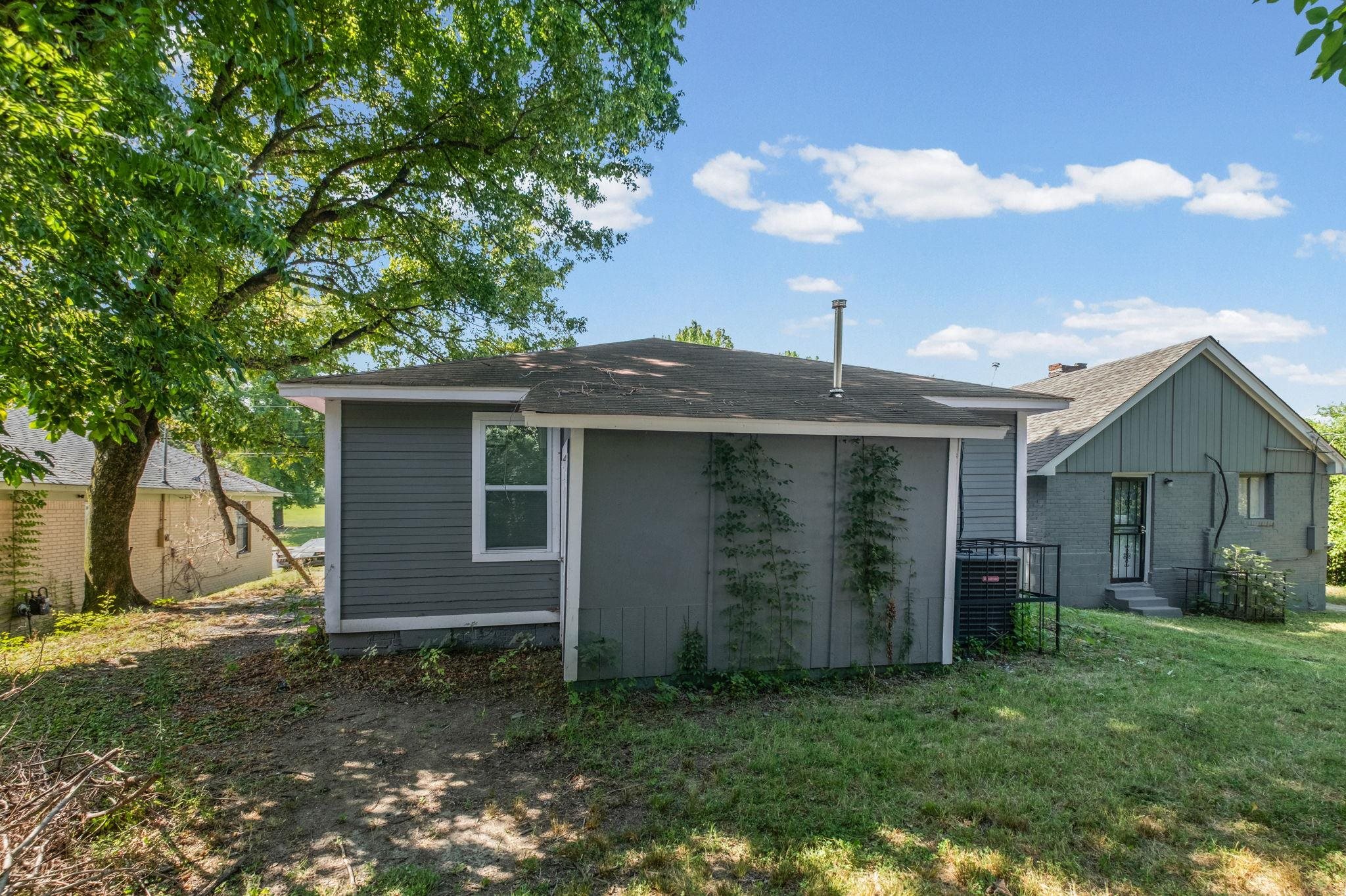 560 W Peebles Rd Property Photo 16