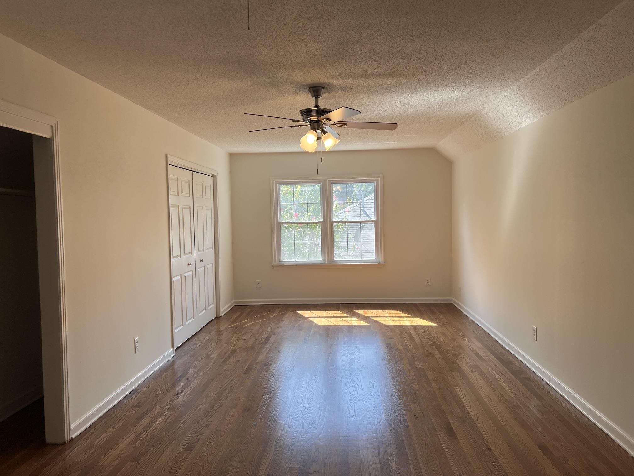 5915 Macleod Dr Property Photo 17