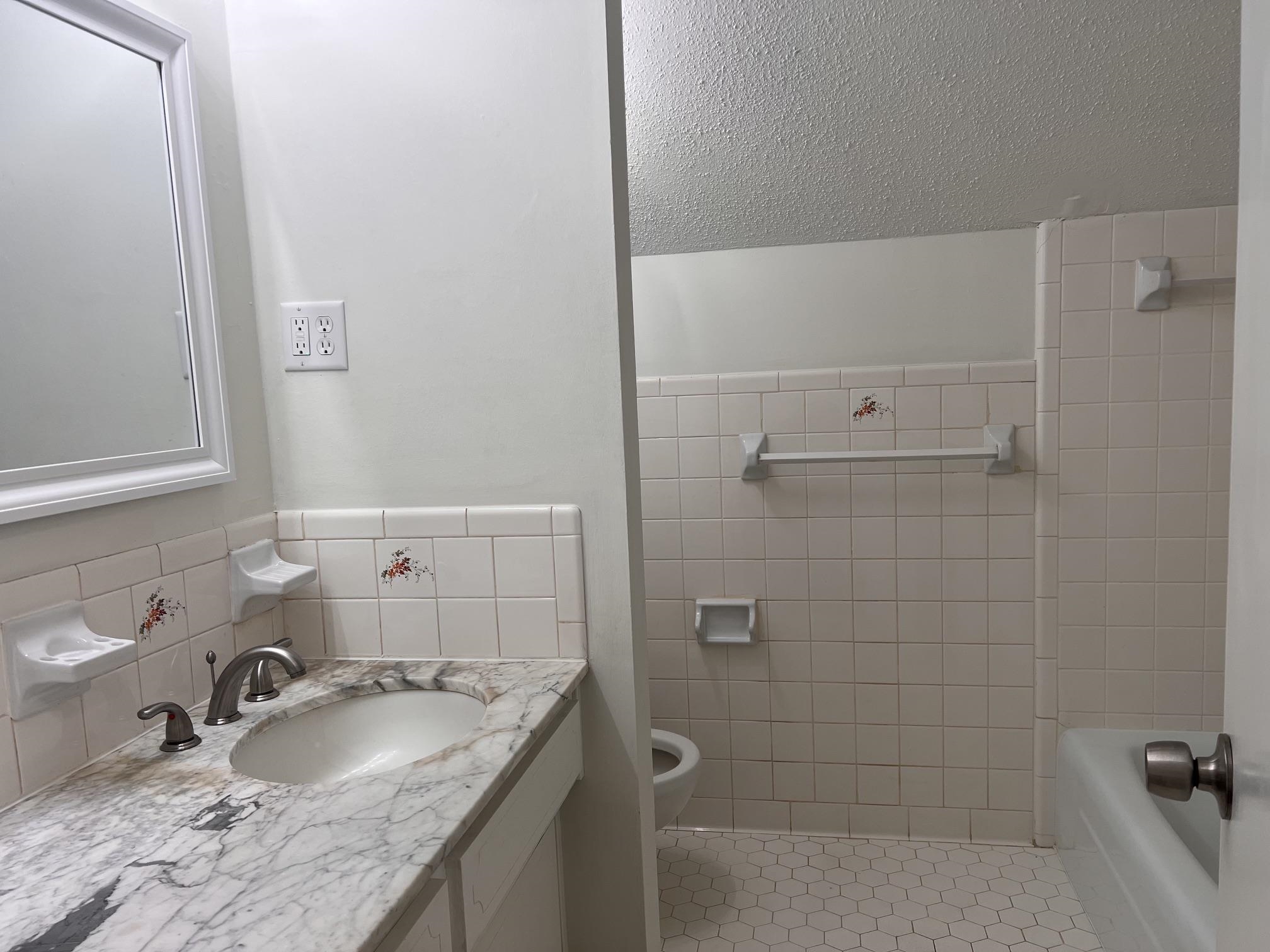 5915 Macleod Dr Property Photo 18