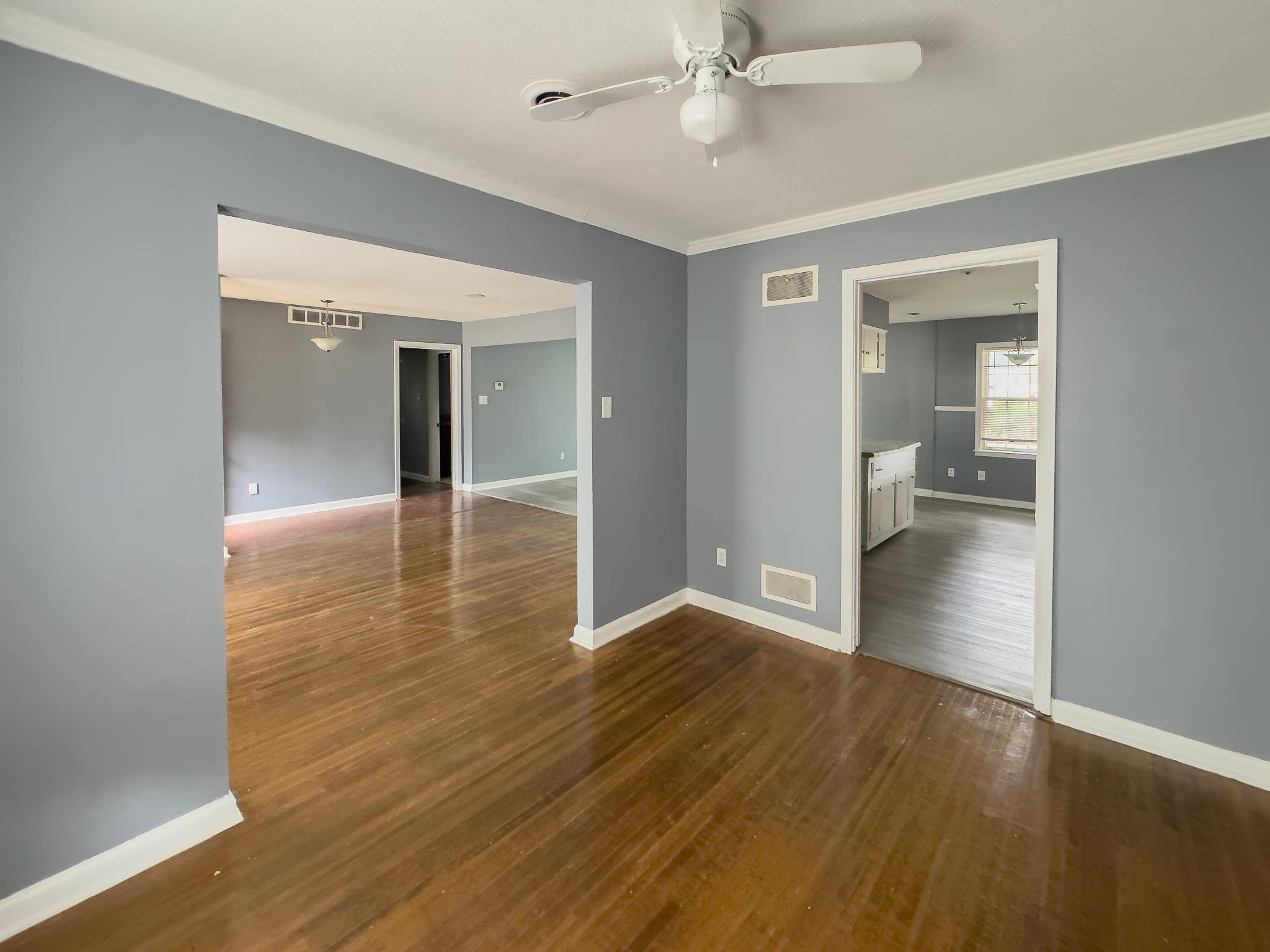 3553 Rhodes Ave Property Photo 5