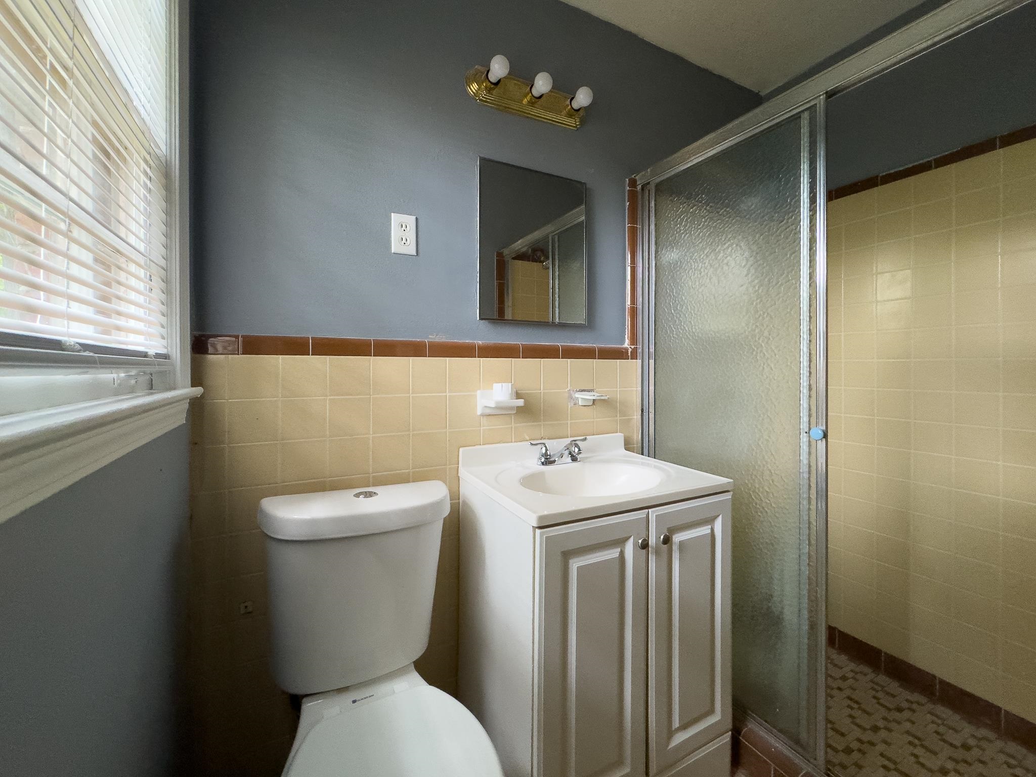 3553 Rhodes Ave Property Photo 12