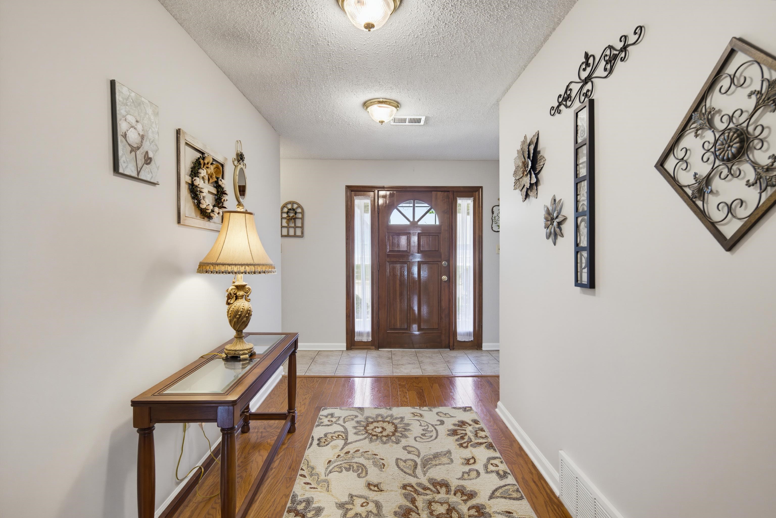 7291 Barnstable Rd Property Photo 3