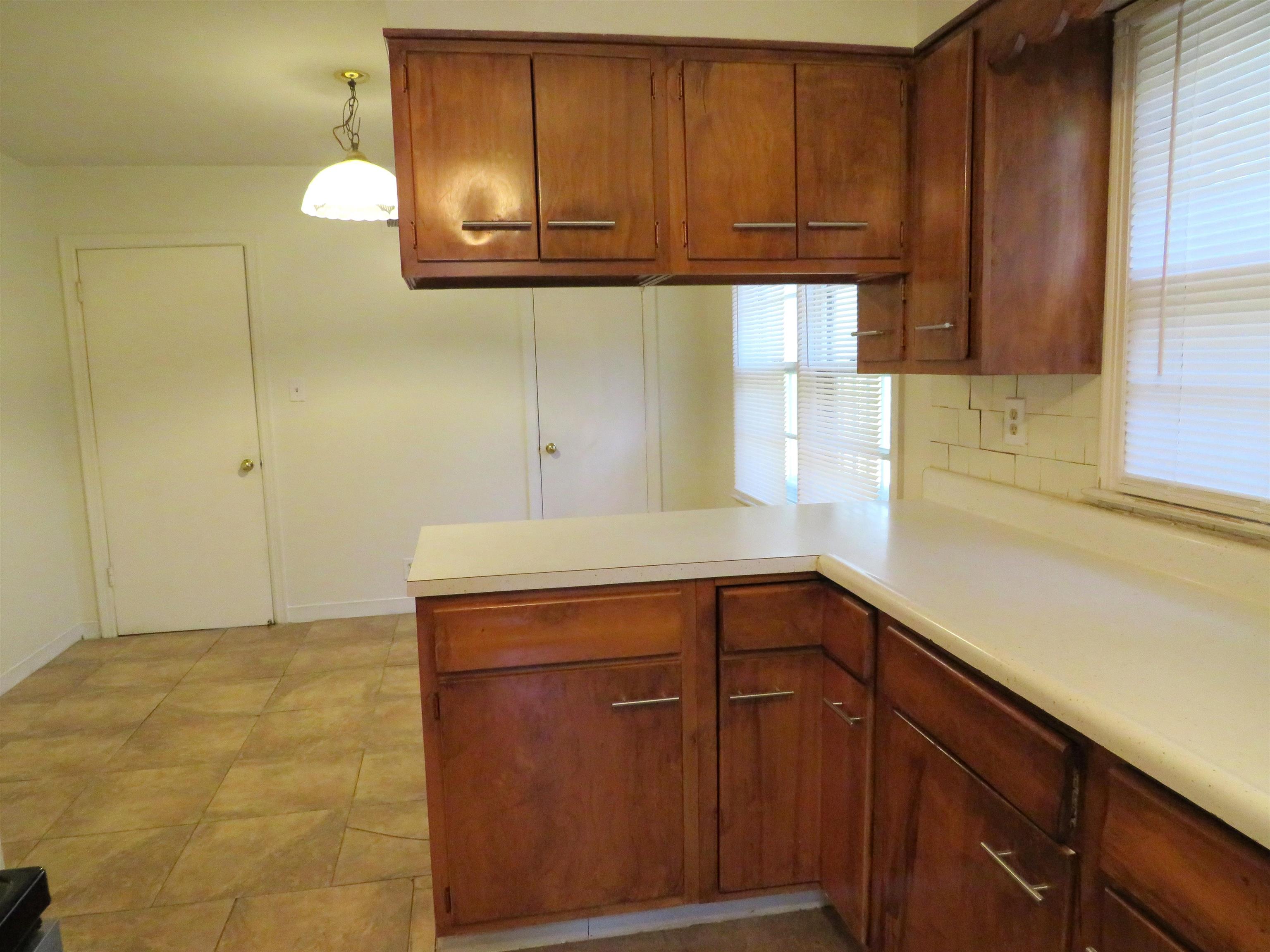 1657 S Perkins Rd Property Photo 9
