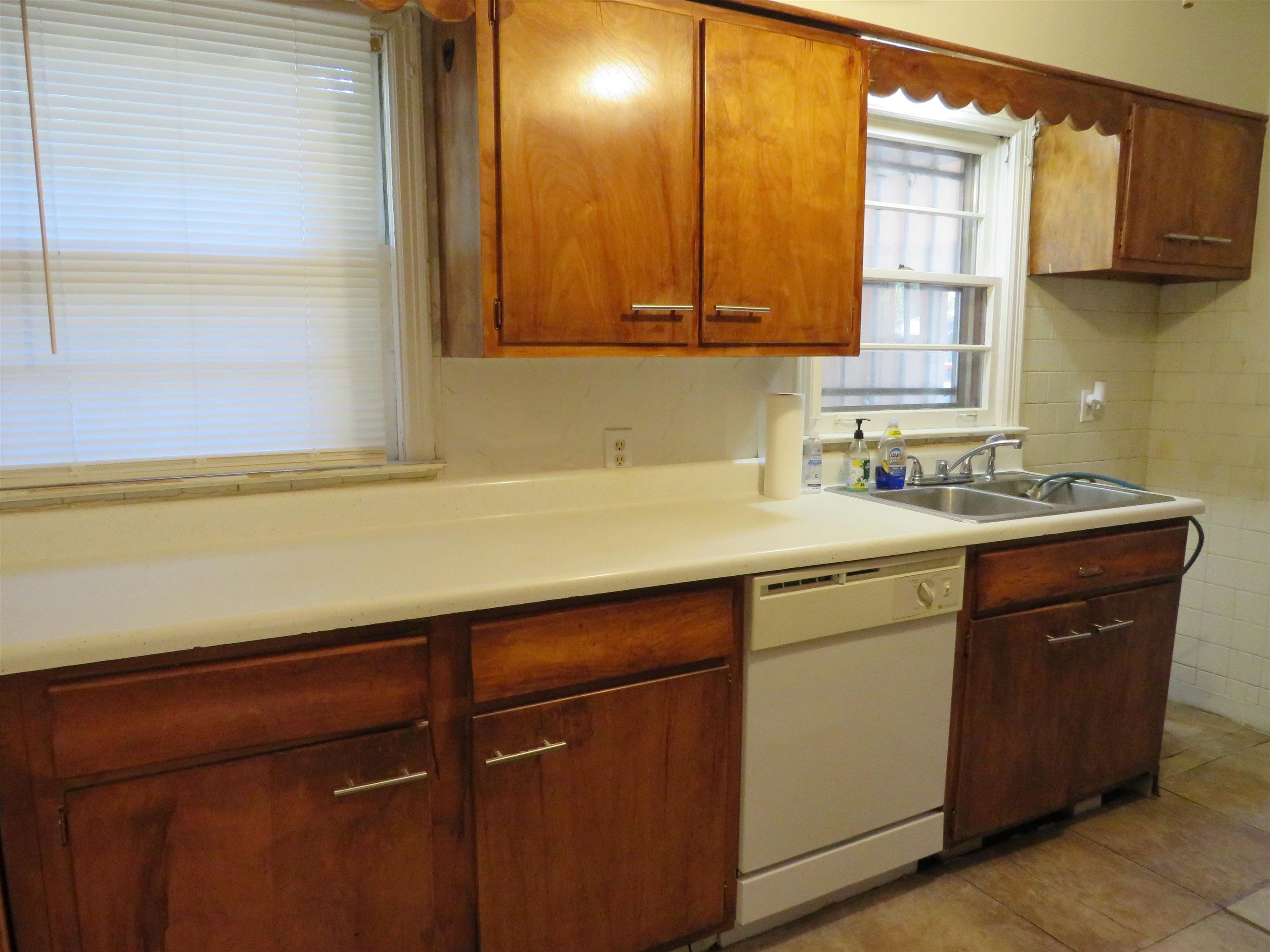1657 S Perkins Rd Property Photo 10