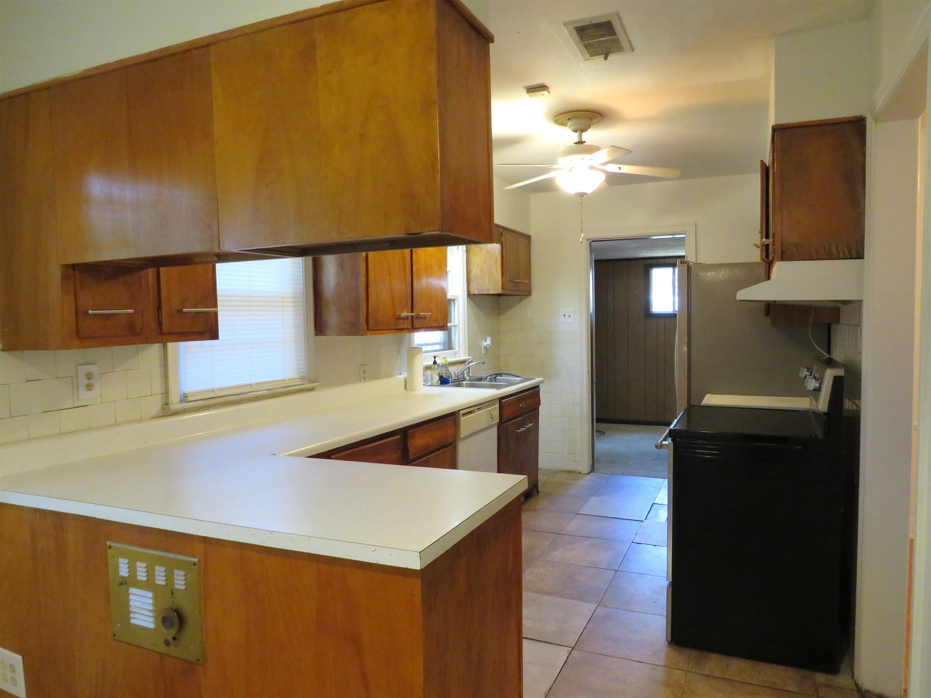 1657 S Perkins Rd Property Photo 12