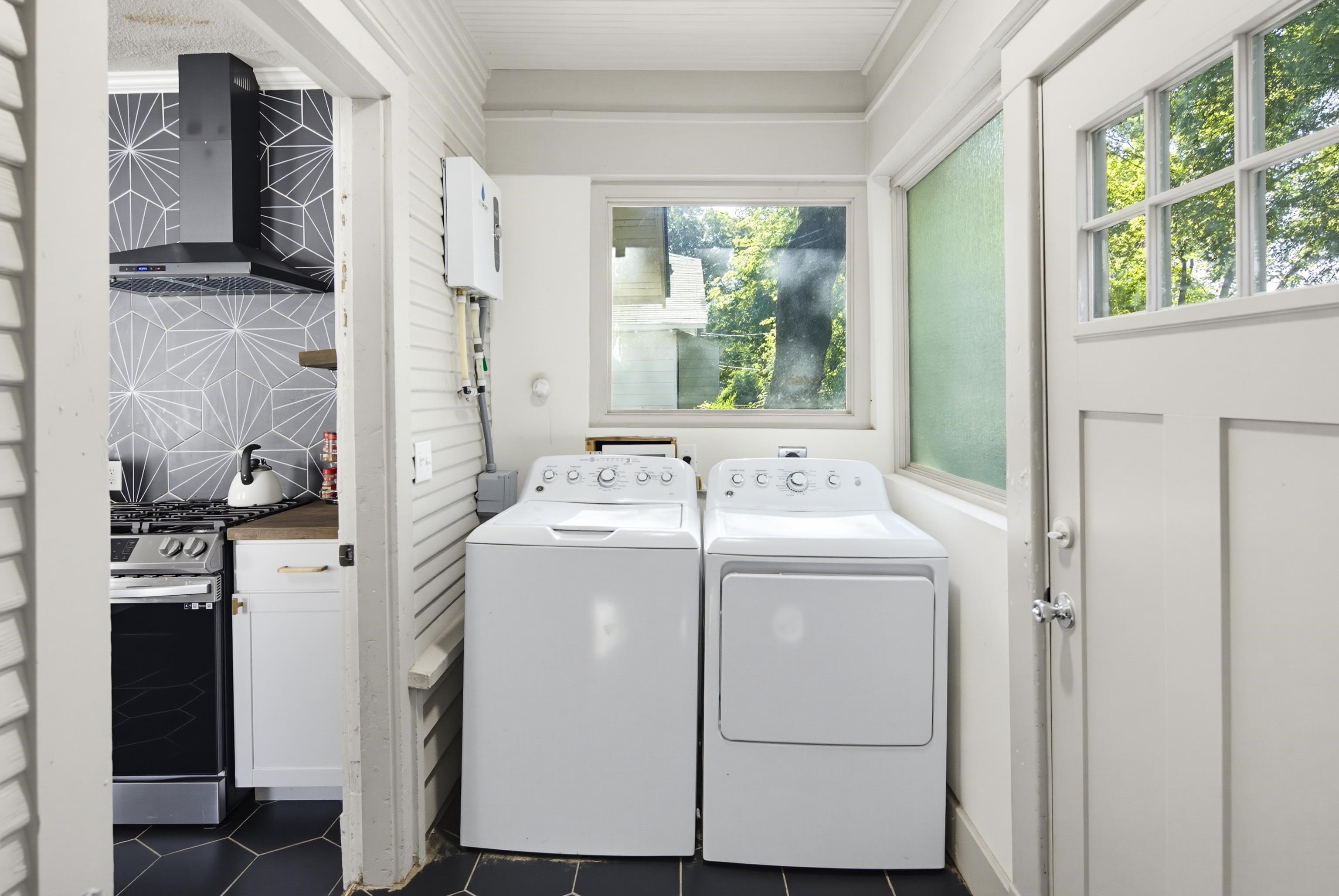 1469 Lyndale Ave Property Photo 23