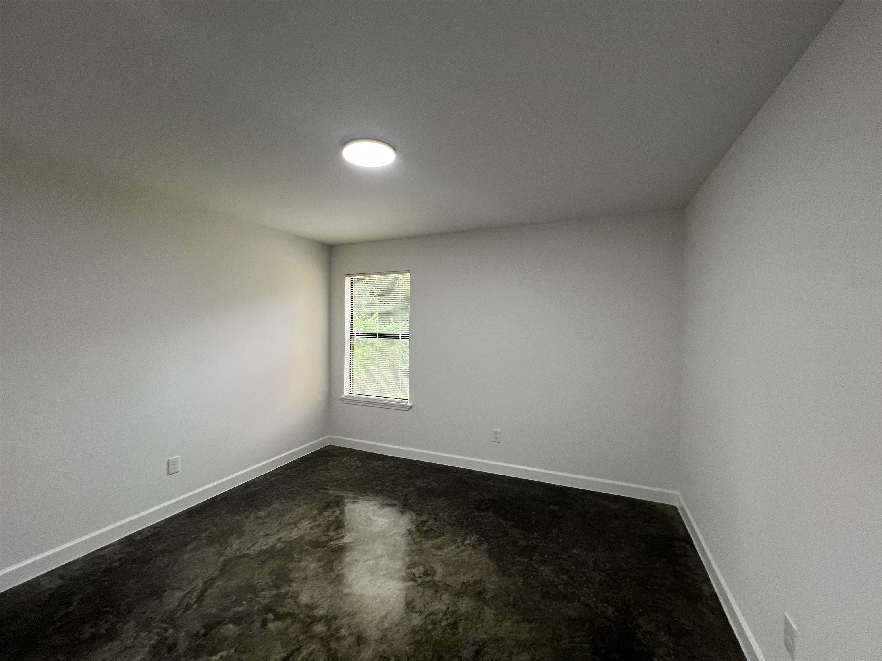 57 E Belle Haven Ave Property Photo 3